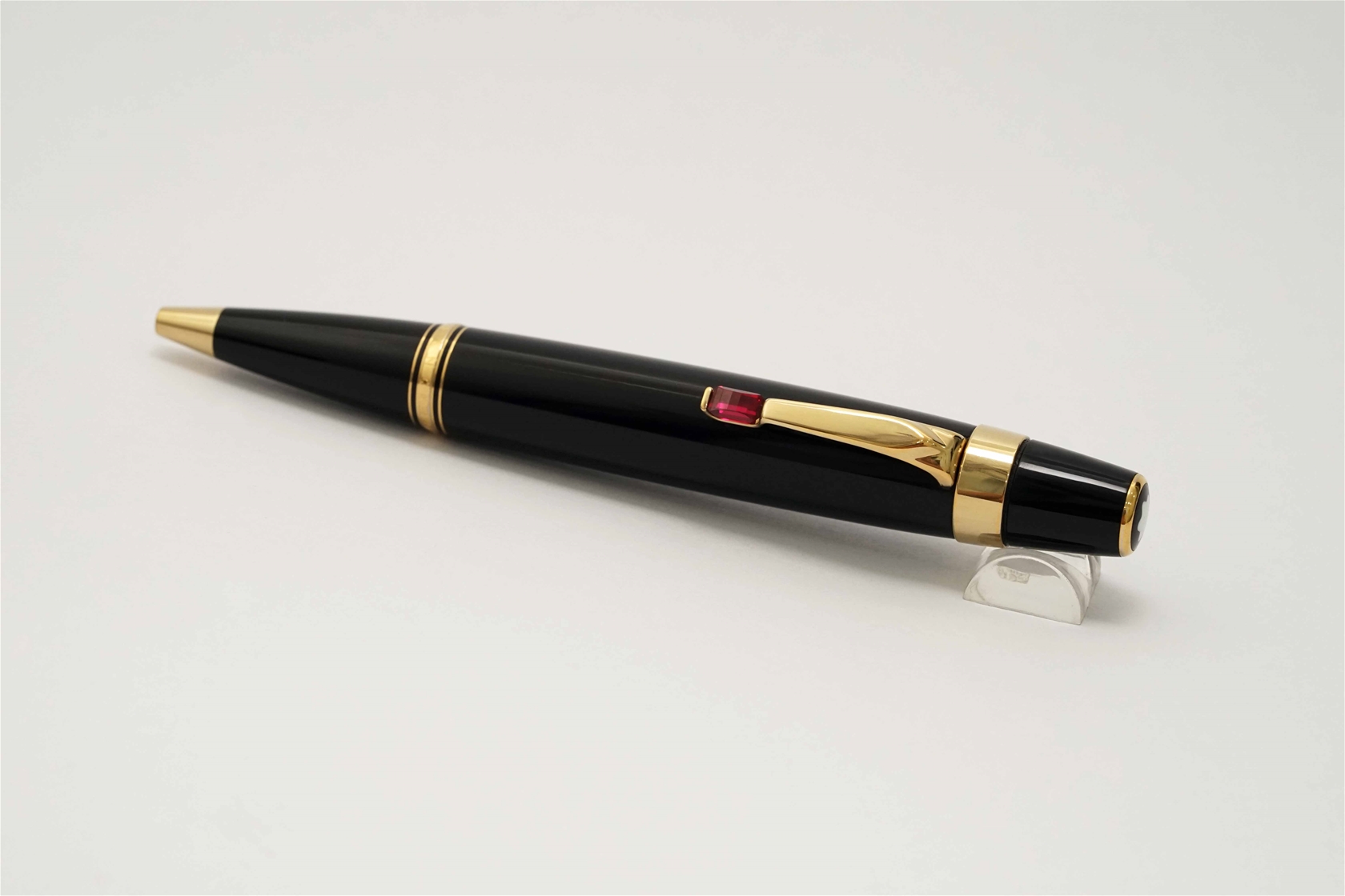 Bút bi Montblanc Boheme Rouge Ballpoint Pen