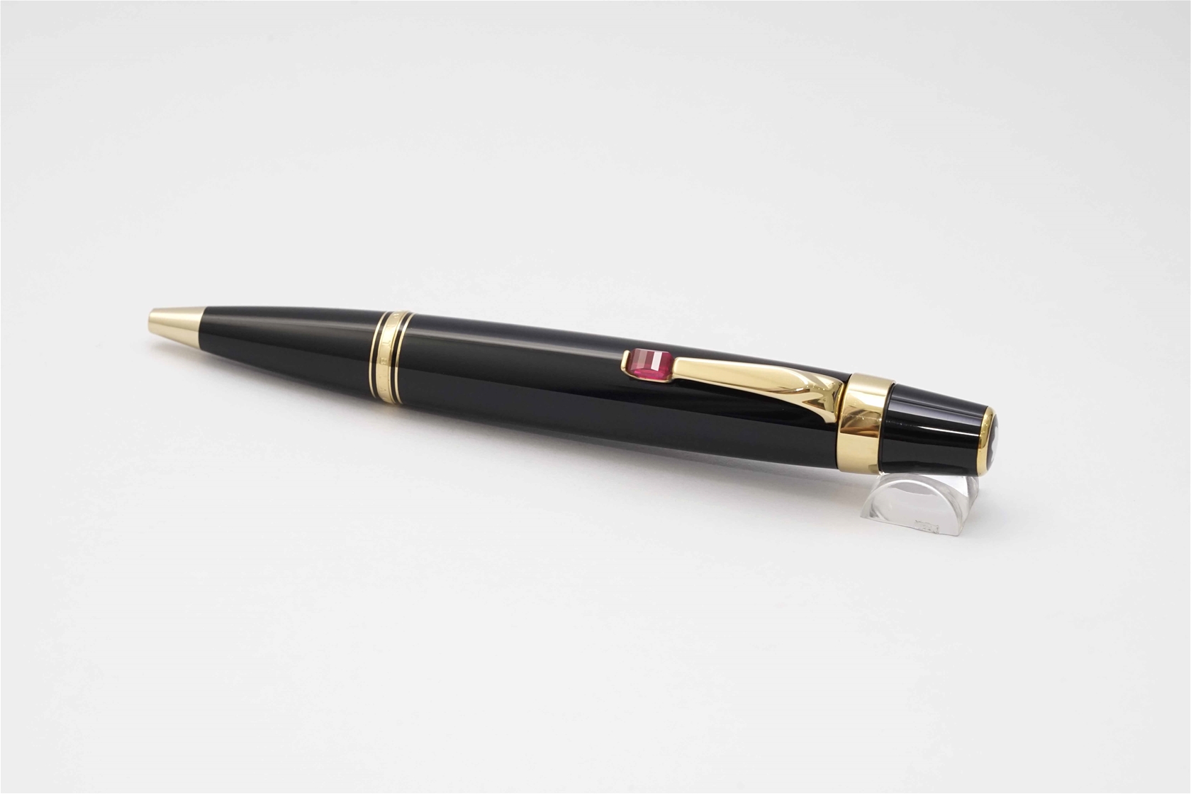 Bút bi Montblanc Boheme Rouge Ballpoint Pen