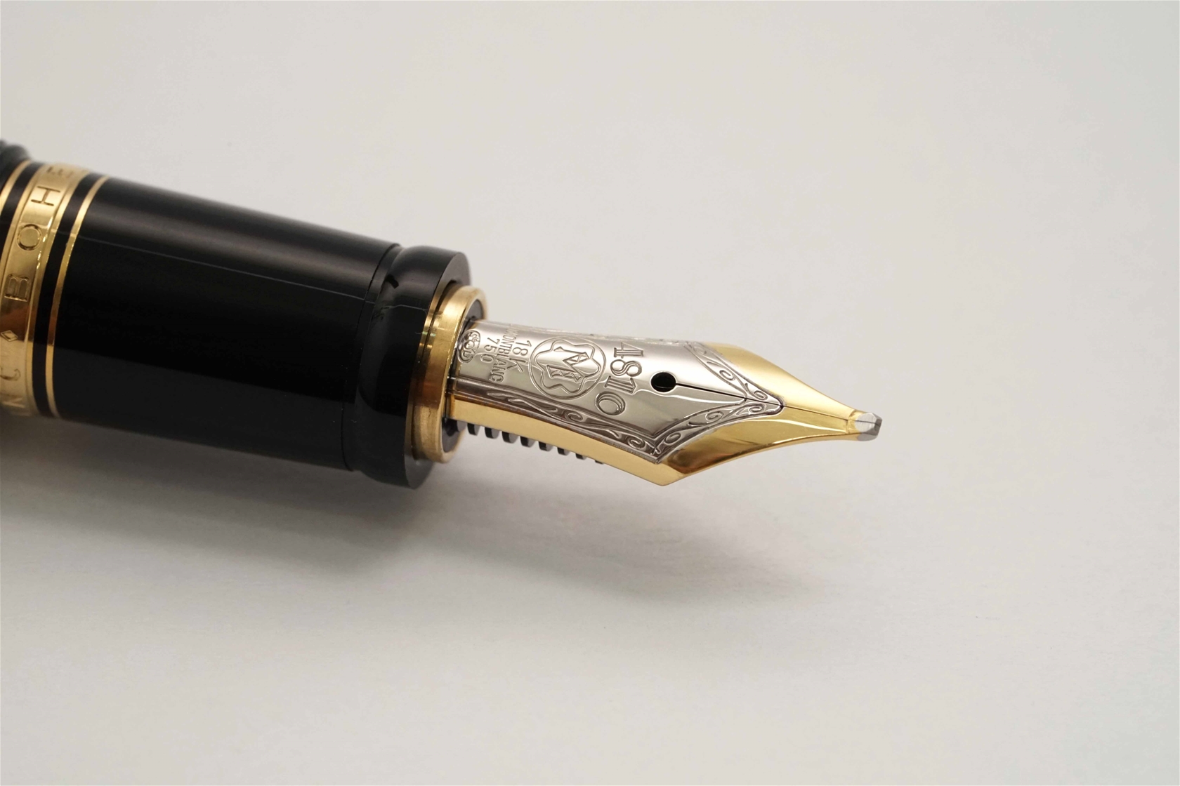 Bút máy Montblanc Boheme Solitaire Gold Plated Citrine Line 18K B 