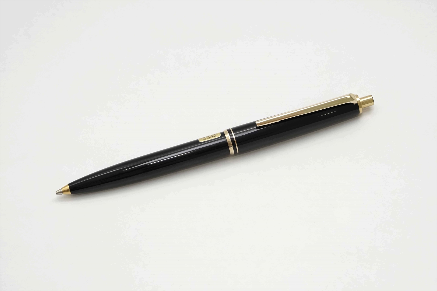 Bút chì Montblanc Classic Black Resin Pencil 0.5