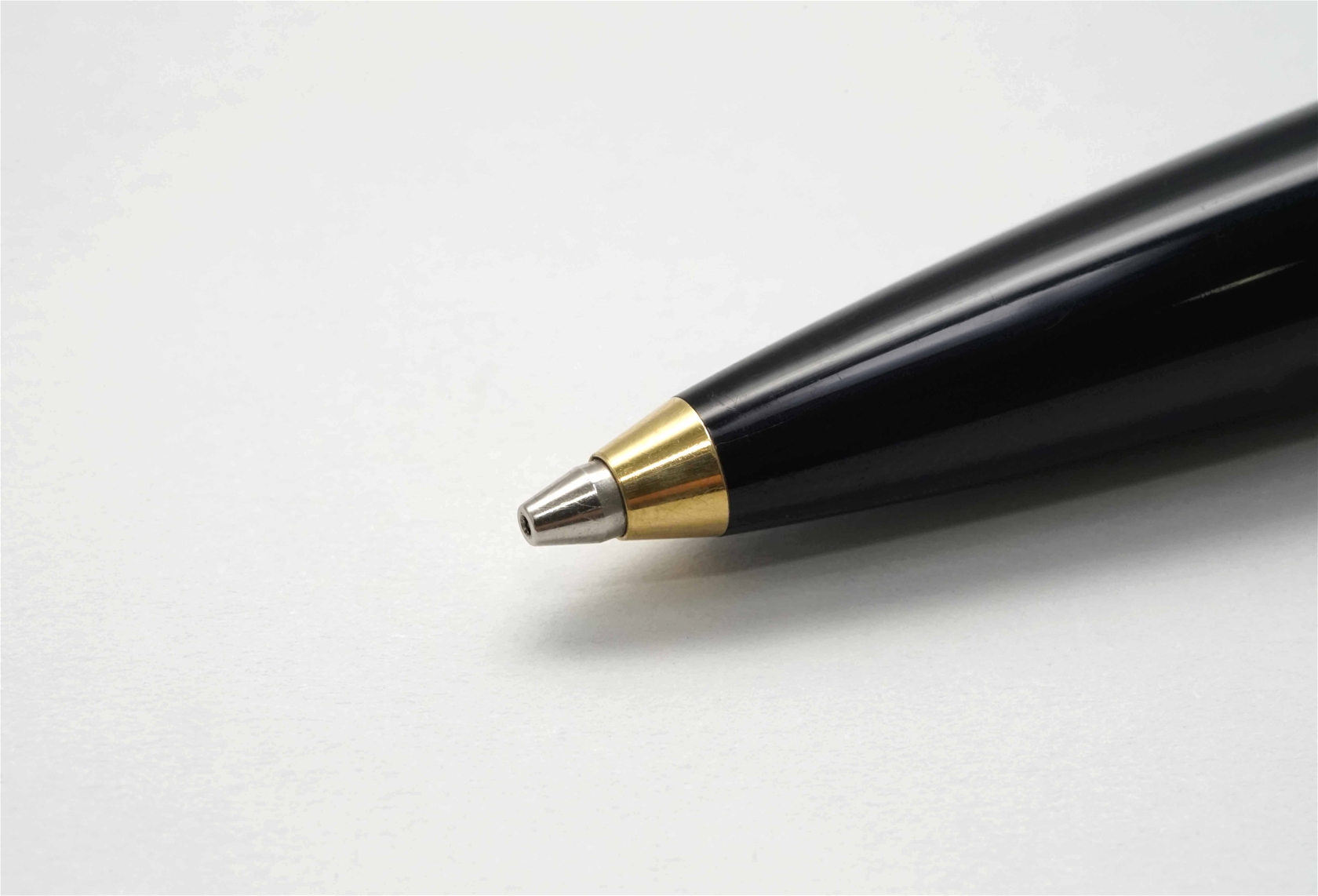 Bút chì Montblanc Classic Black Resin Pencil 0.5