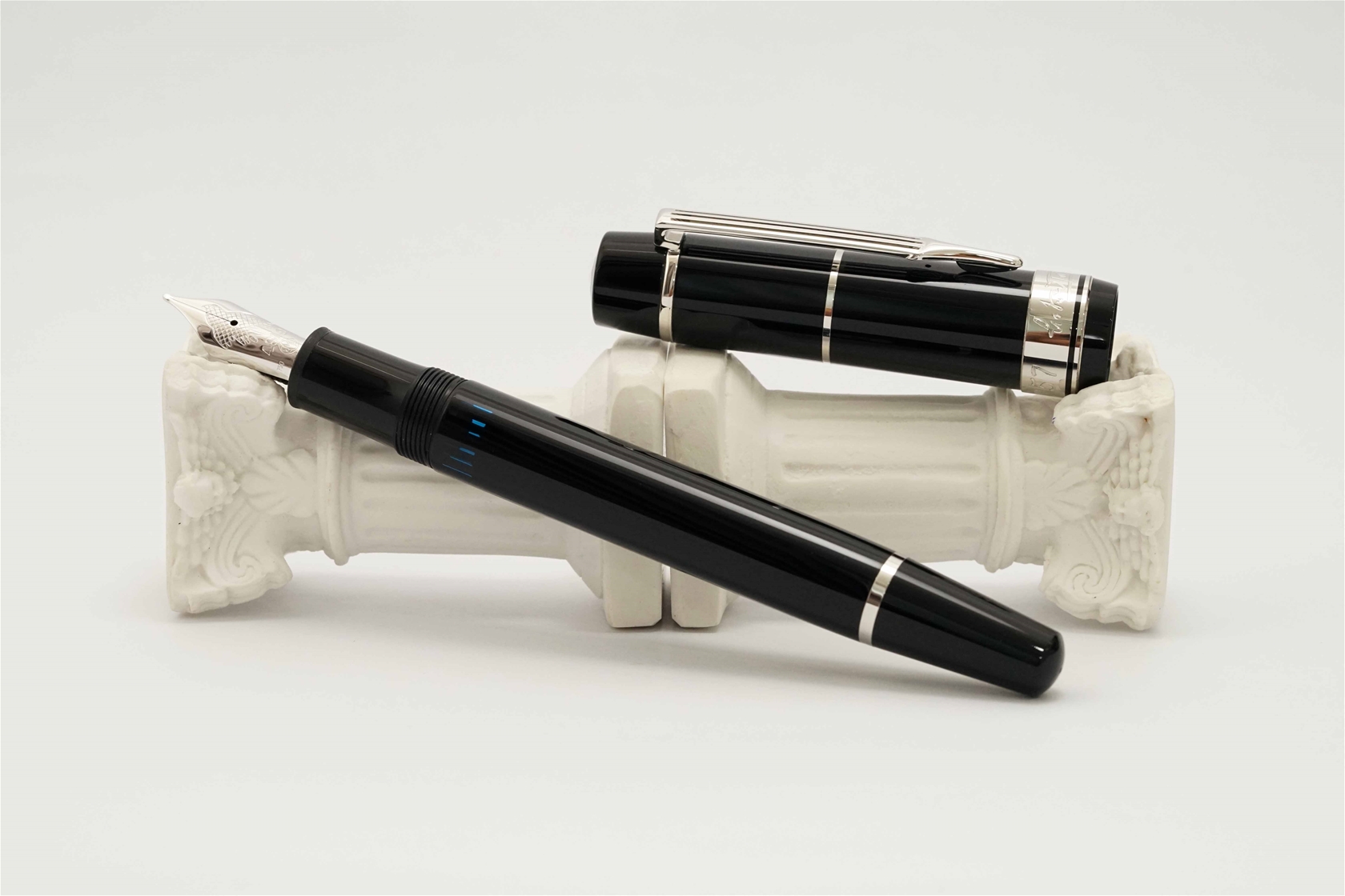 Bút máy Montblanc Donation Arturo Toscanini Special Edition 18K M