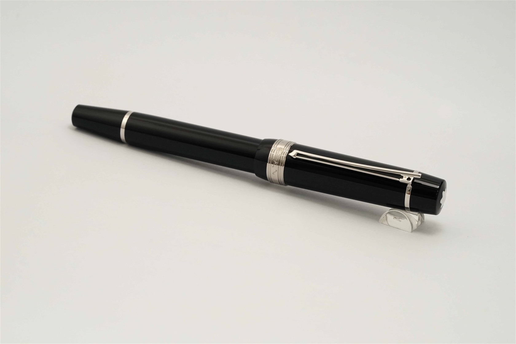 Bút bi nước Montblanc Donation Johann Strauss Special Edition Rollerball