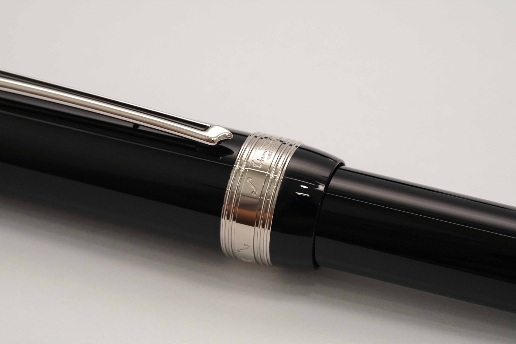 Bút bi nước Montblanc Donation Johann Strauss Special Edition Rollerball