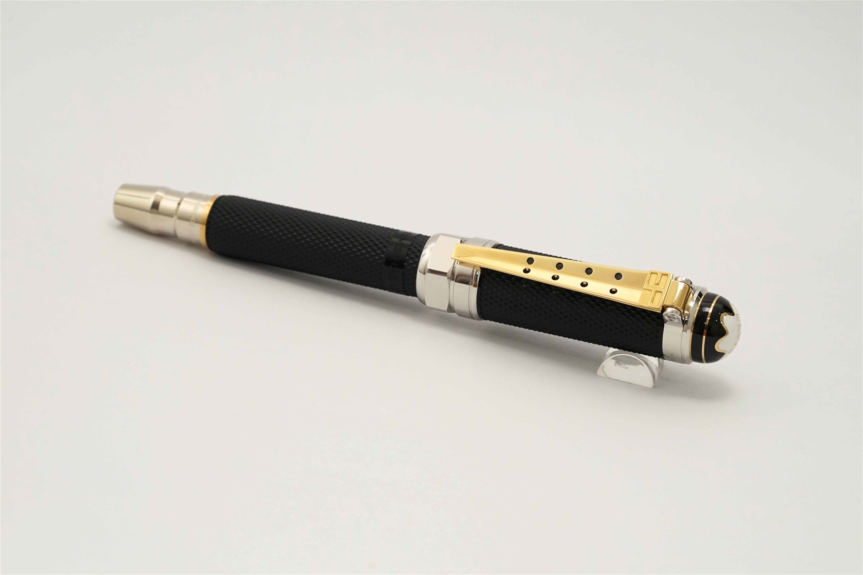 Bút máy Montblanc Great Characters Elvis Presley Special Edition 18K EF