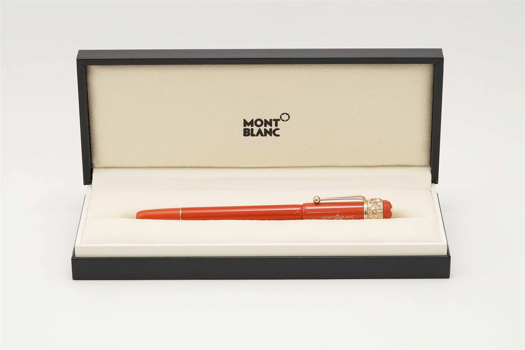 Bút máy Montblanc Heritage Rouge et Noir Spider Metamorphosis Coral Special Edition 18K M