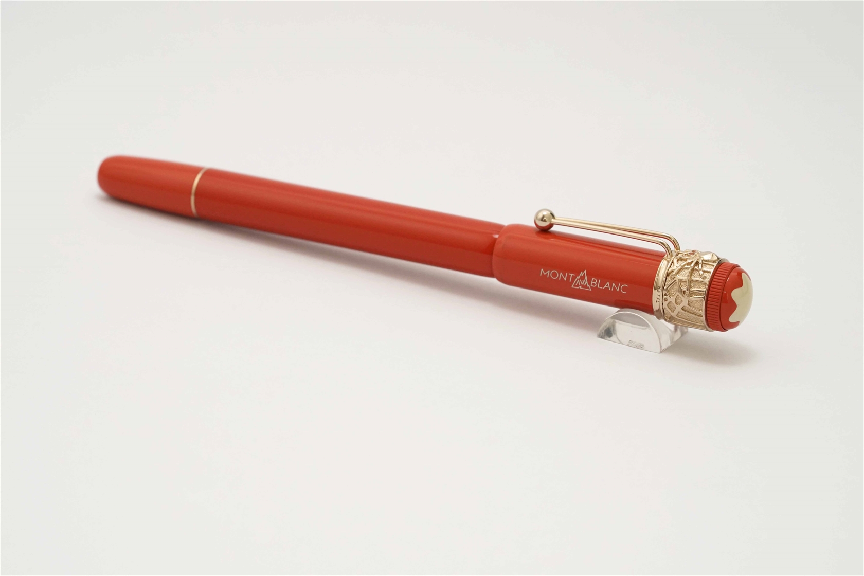 Bút máy Montblanc Heritage Rouge et Noir Spider Metamorphosis Coral Special Edition 18K M