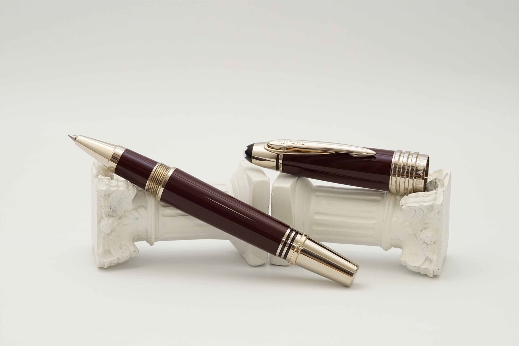 Bút bi nước Montblanc John F. Kennedy Special Edition Burgundy Rollerball 