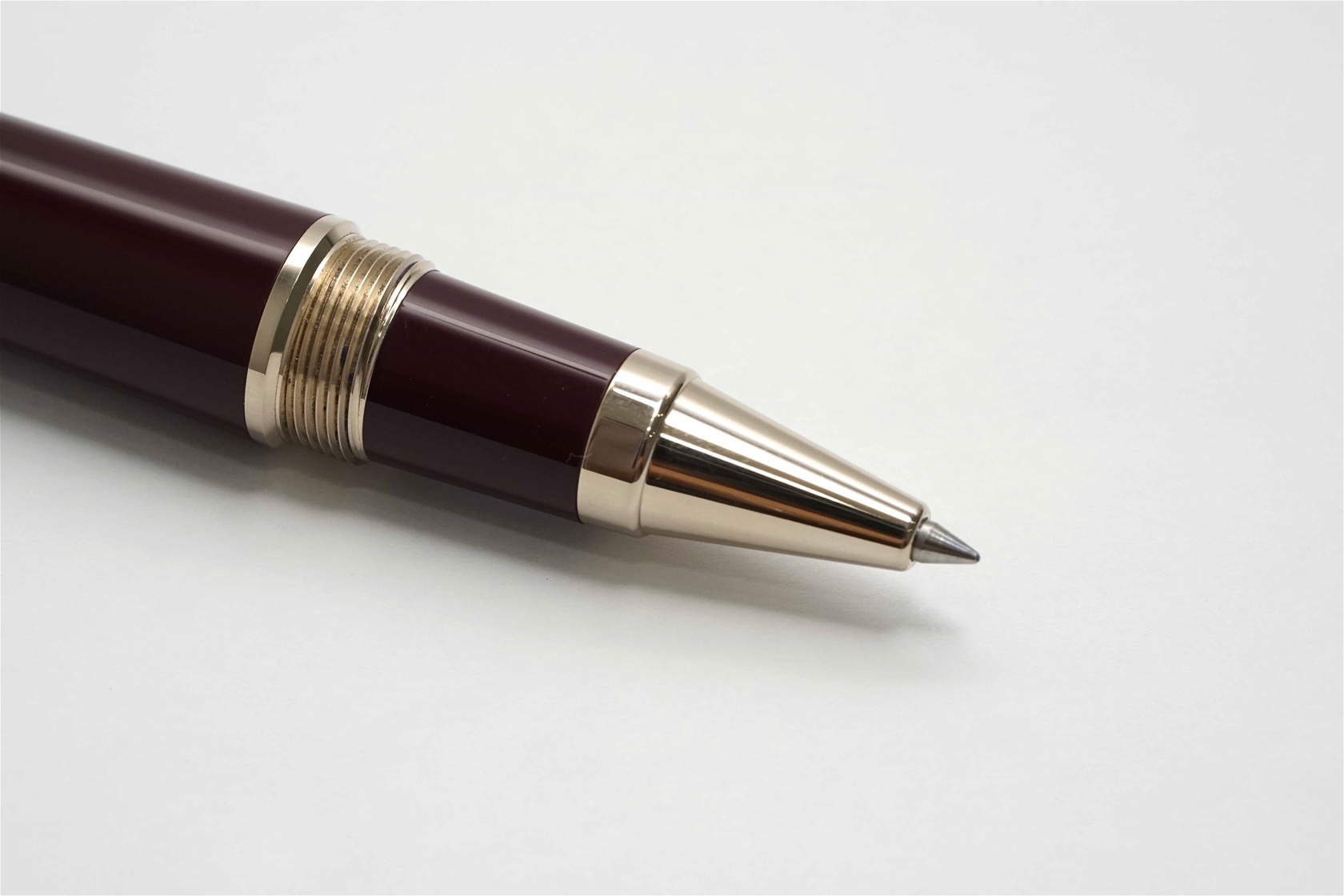 Bút bi nước Montblanc John F. Kennedy Special Edition Burgundy Rollerball 