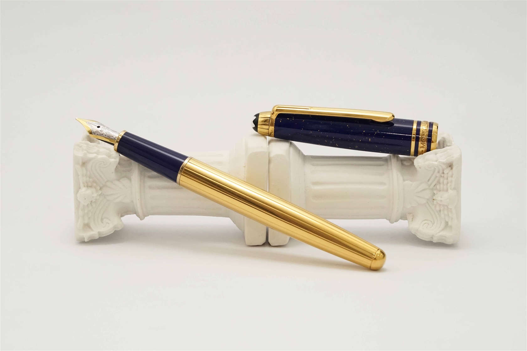 Bút máy Montblanc Meistersrtuck 144 Ramses II Vermeil & Lapis Lazuli 18K F