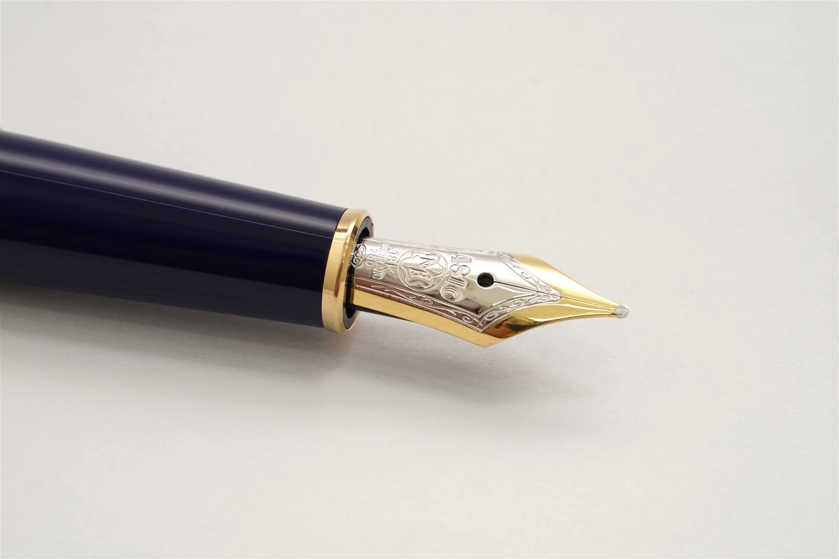 Bút máy Montblanc Meistersrtuck 144 Ramses II Vermeil & Lapis Lazuli 18K F