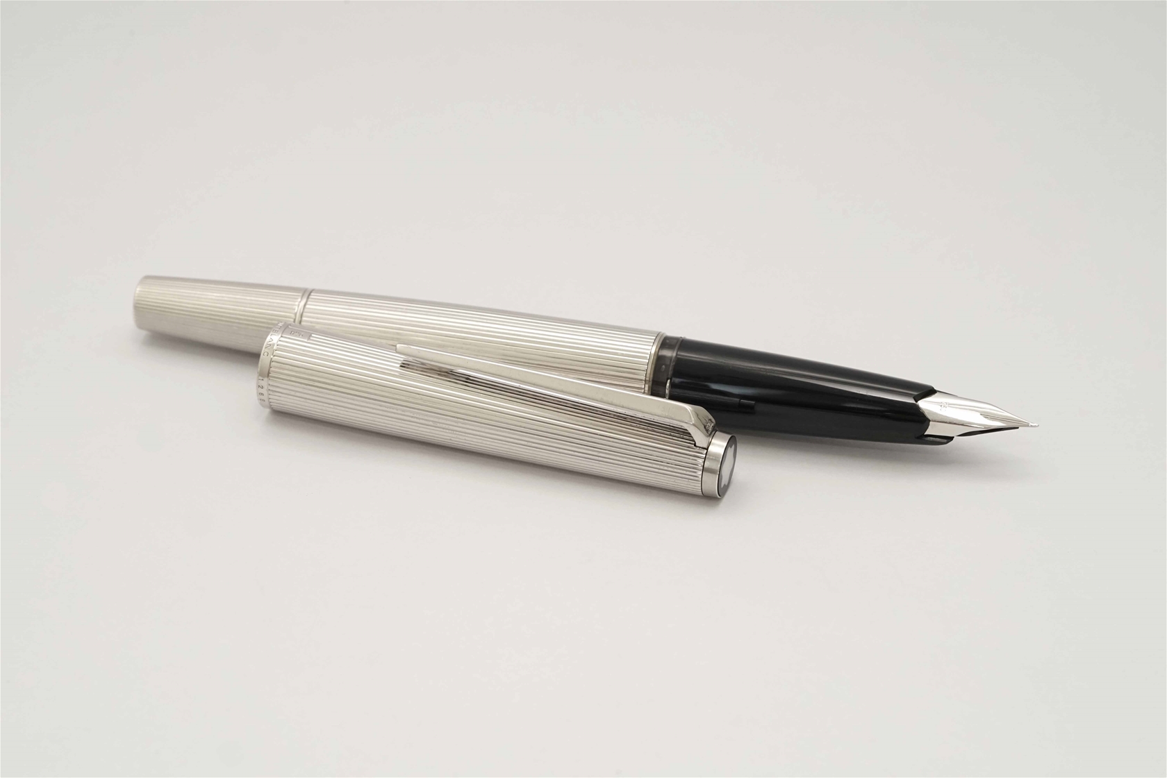 Bút máy Montblanc Meisterstuck 1266 Sterling Silver 18K F