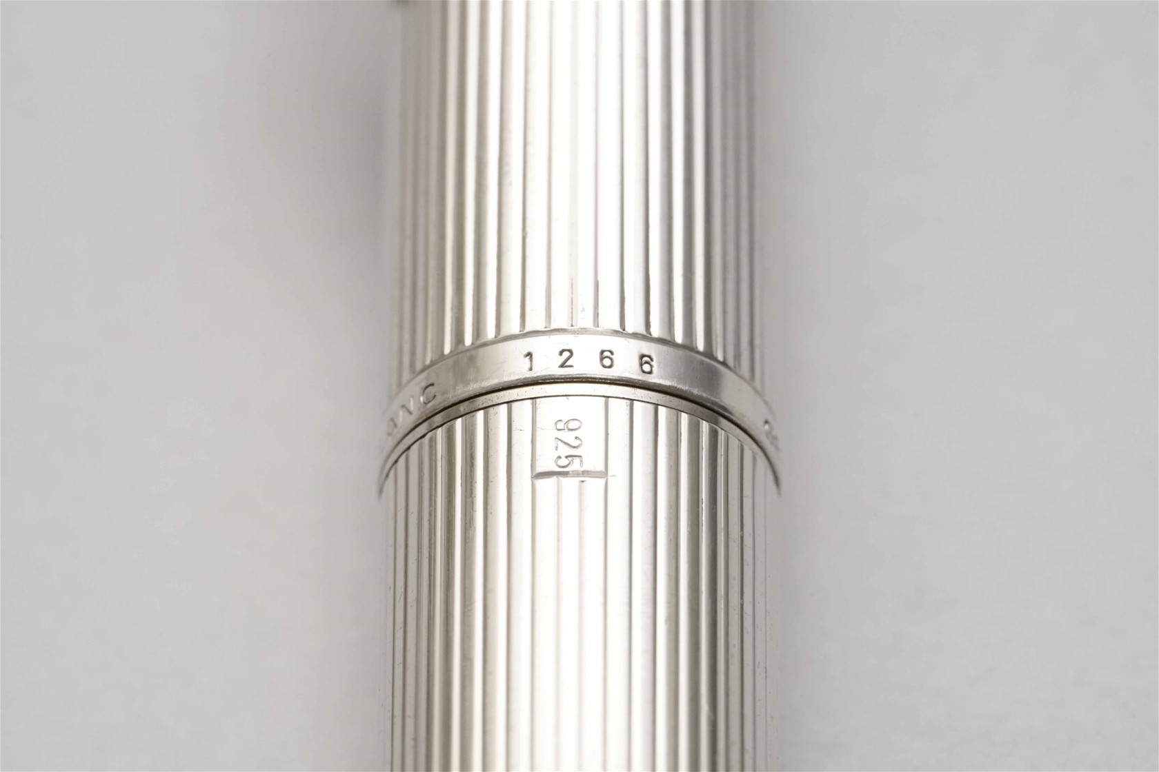 Bút máy Montblanc Meisterstuck 1266 Sterling Silver 18K F