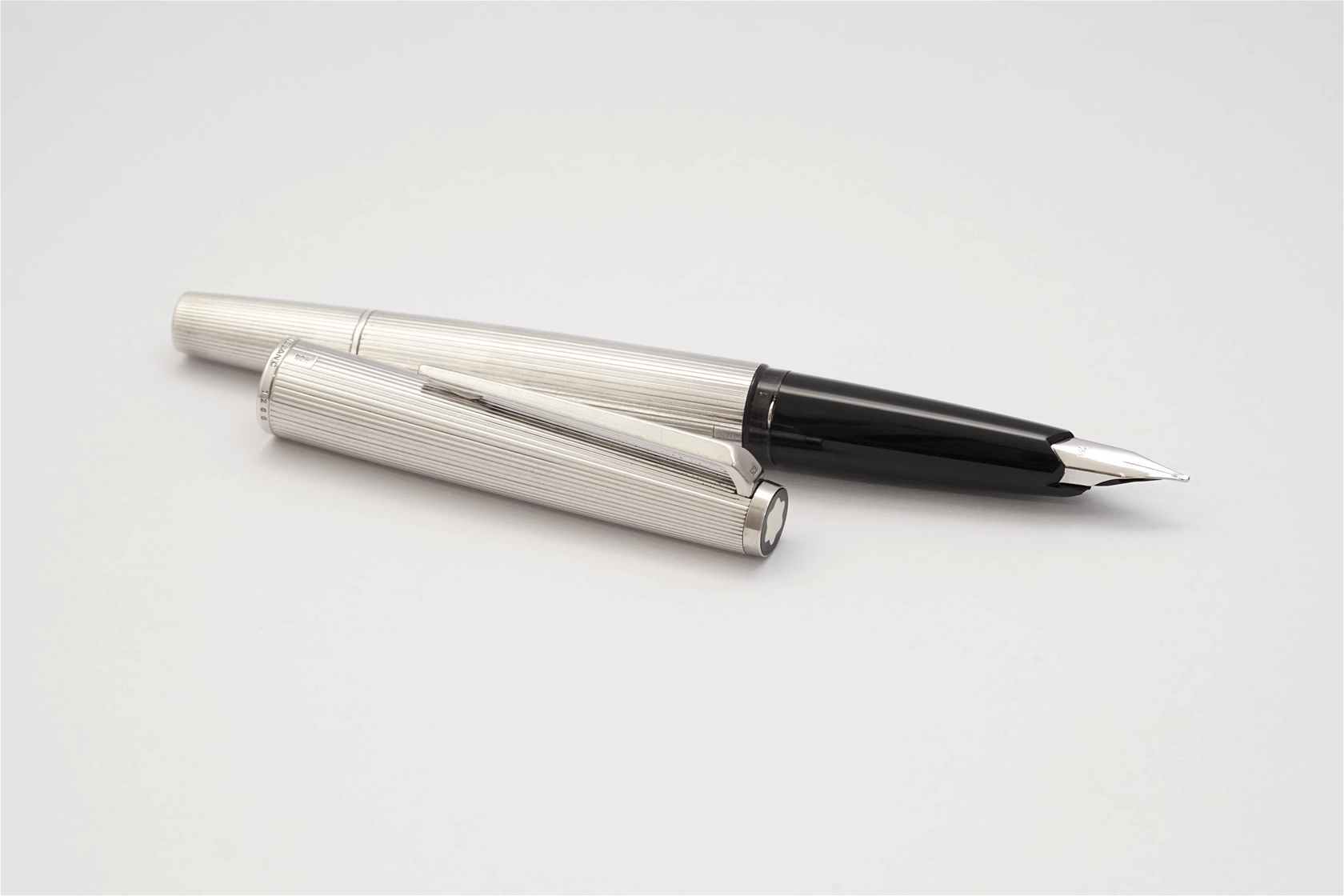 Bút máy Montblanc Meisterstuck 1266 Sterling Silver 18K M