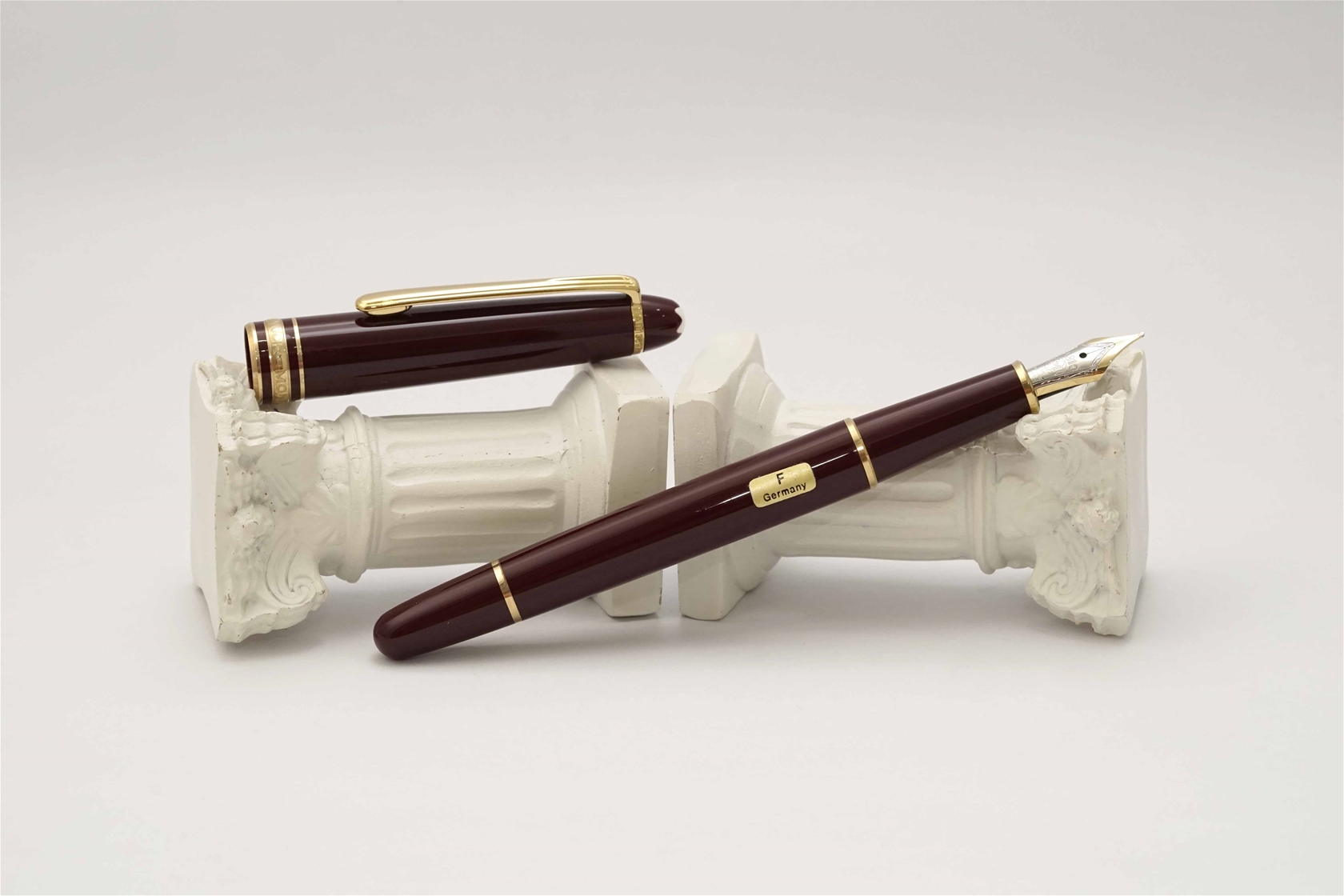 Bút máy Montblanc Meisterstuck 144R Classique Bordeaux 14K F