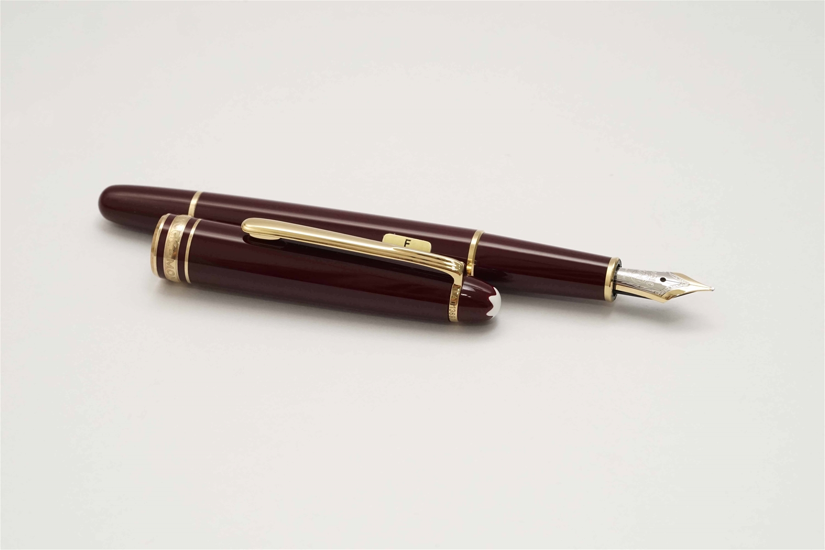 Bút máy Montblanc Meisterstuck 144R Classique Bordeaux 14K F