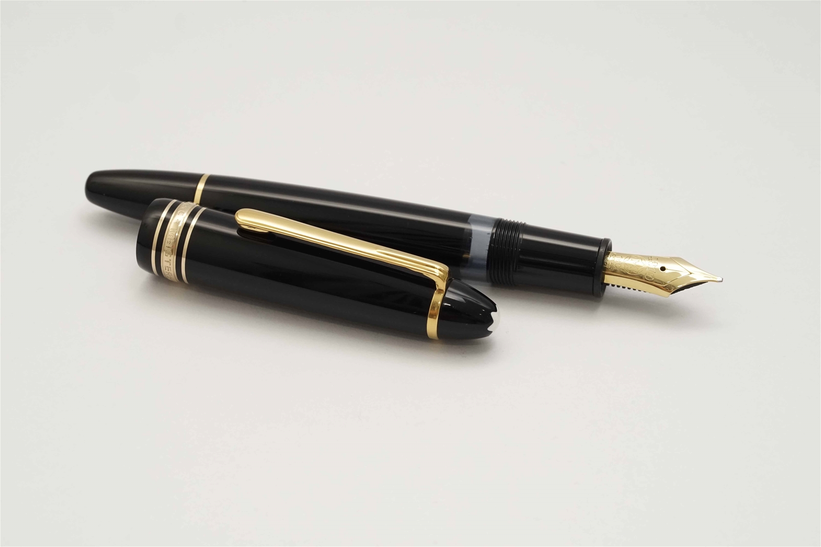 Bút máy Montblanc Meisterstuck 146 Classic Black Resin 14K B