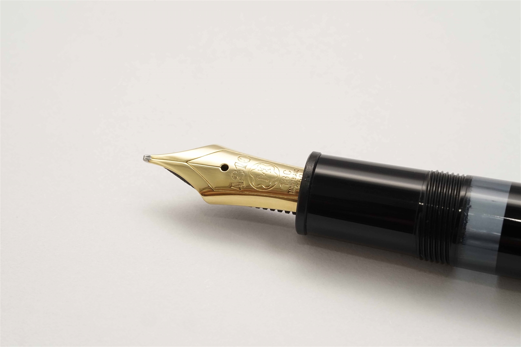 Bút máy Montblanc Meisterstuck 146 Classic Black Resin 14K B