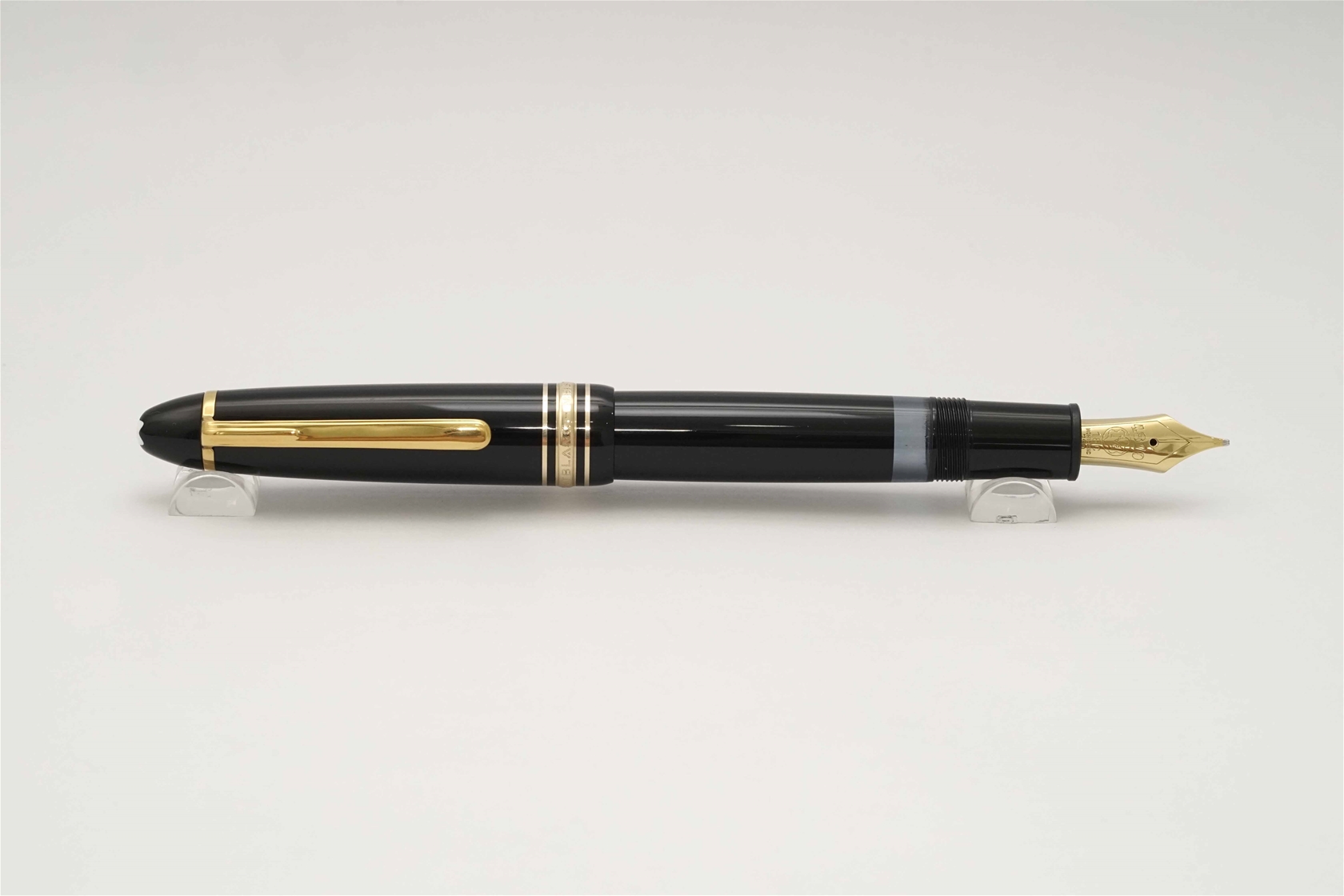 Bút máy Montblanc Meisterstuck 146 Classic Black Resin 14K B