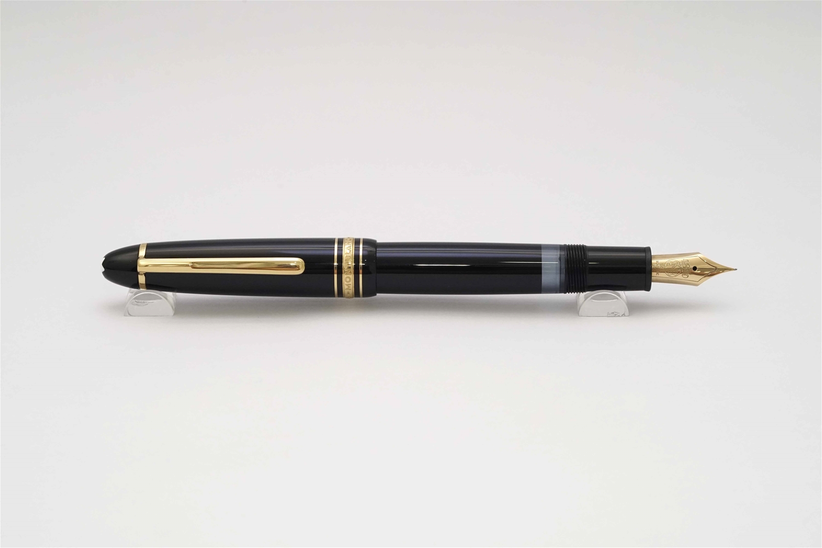 Bút máy Montblanc Meisterstuck 146 Classic Black Resin 14K EF 