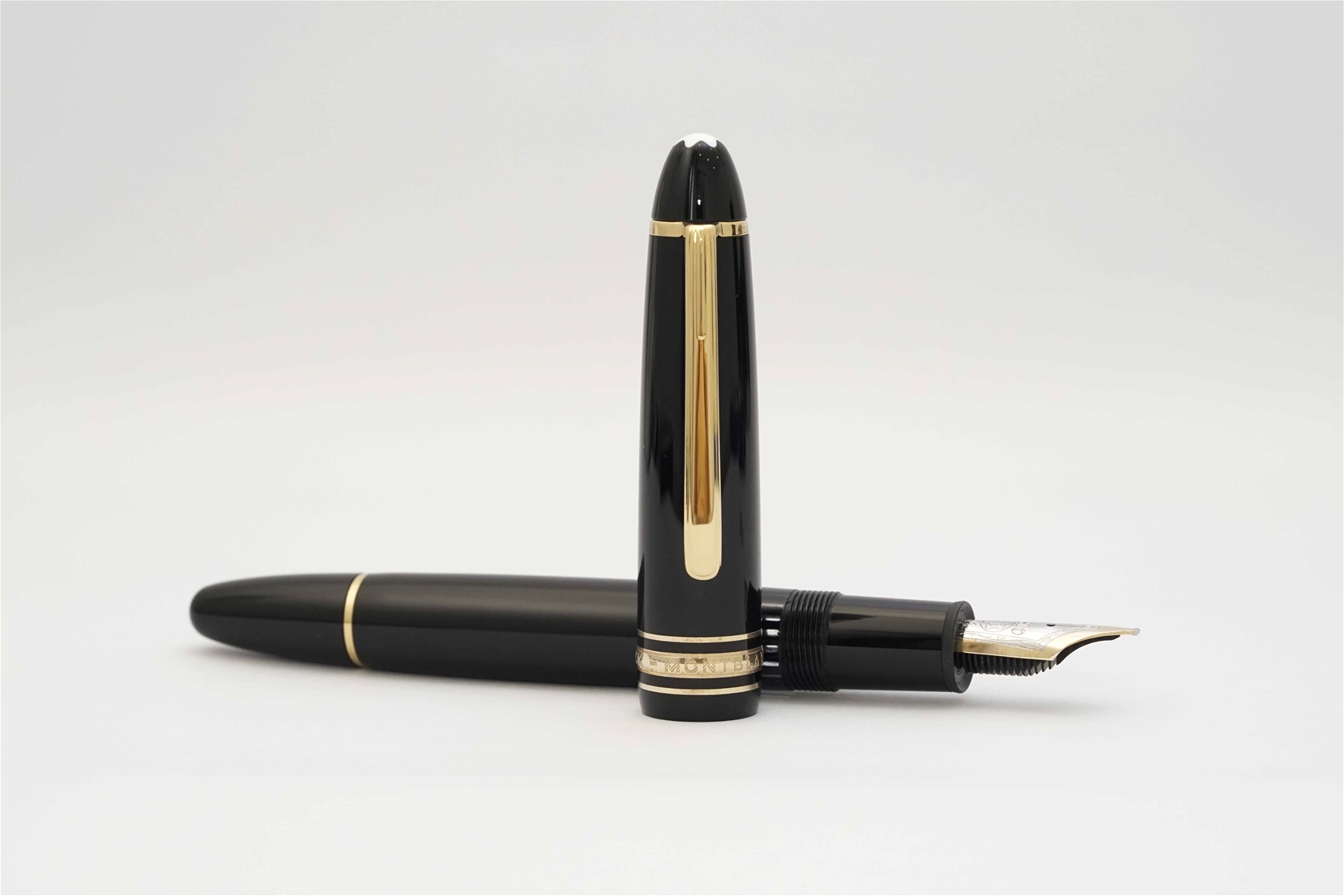 Bút máy Montblanc Meisterstuck 146 Classic Black Resin 14K F