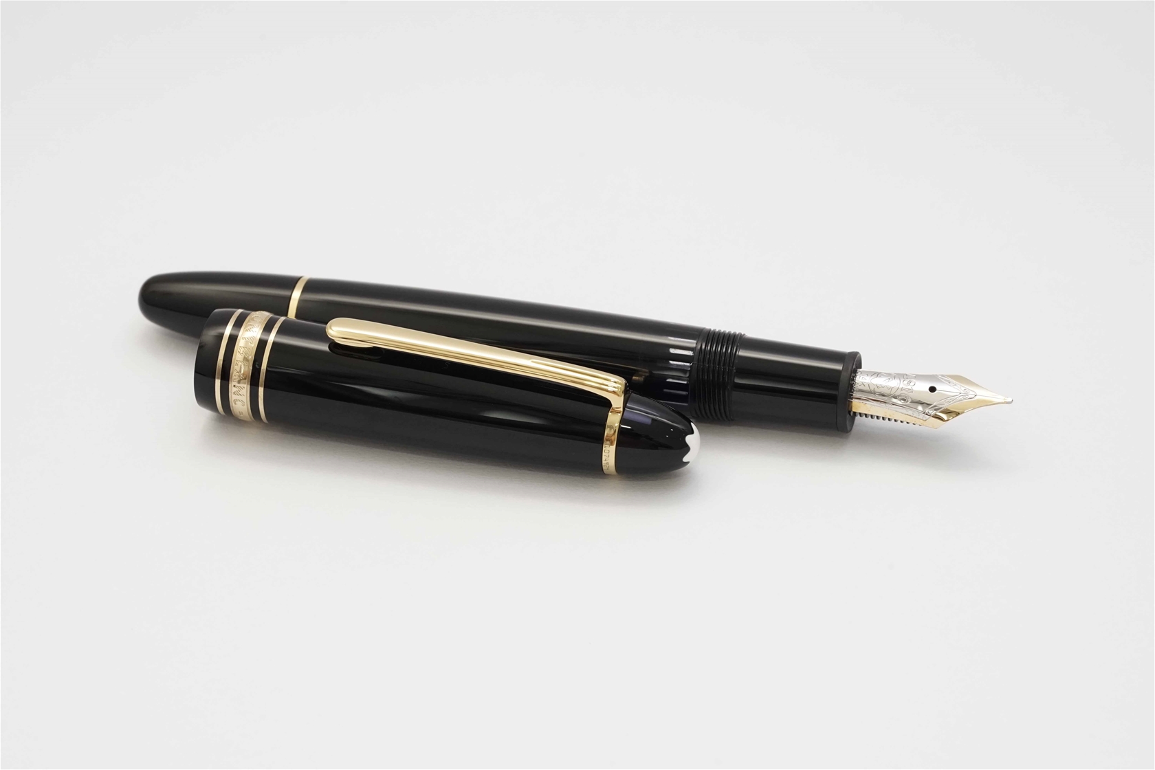 Bút máy Montblanc Meisterstuck 146 Classic Black Resin 14K F