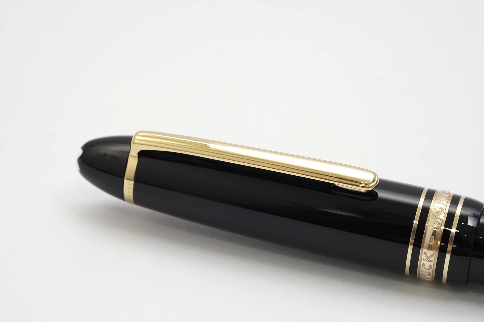 Bút máy Montblanc Meisterstuck 146 Classic Black Resin 14K F