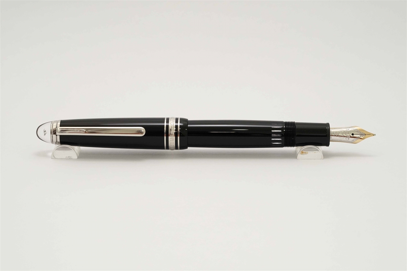 Bút máy Montblanc Meisterstuck 146 Diamond LeGrand Platinum Coated 18K M