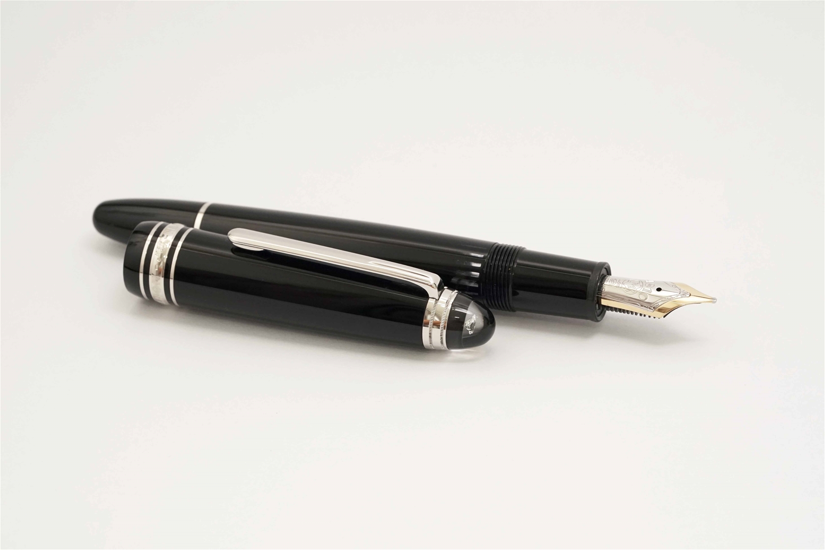 Bút máy Montblanc Meisterstuck 146 Diamond LeGrand Platinum Coated 18K M