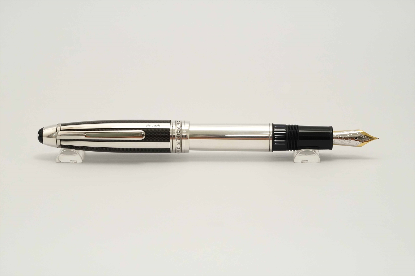 Bút máy Montblanc Meisterstuck 146 Solitaire Silver Fibre Legrand 18K F