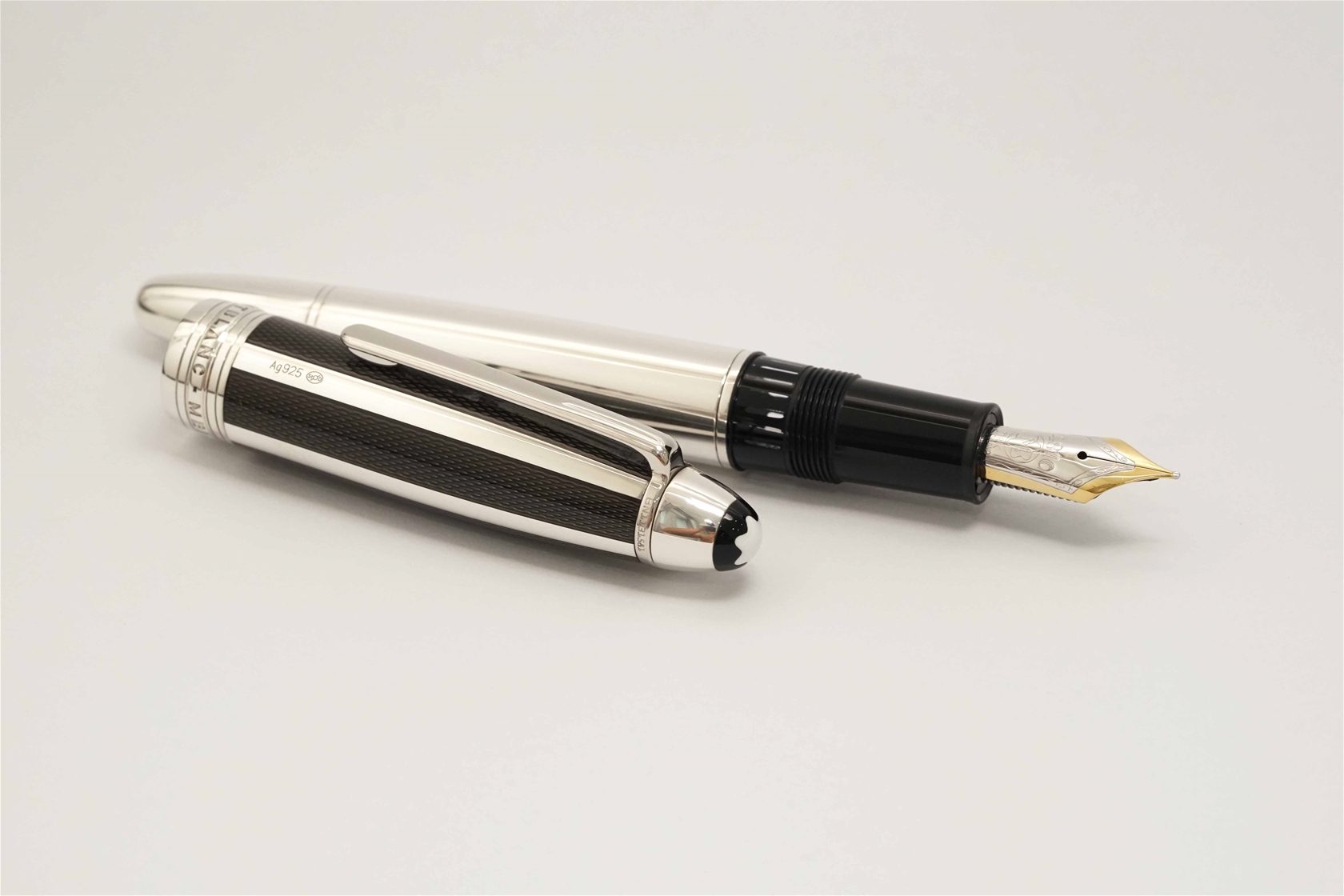 Bút máy Montblanc Meisterstuck 146 Solitaire Silver Fibre Legrand 18K F