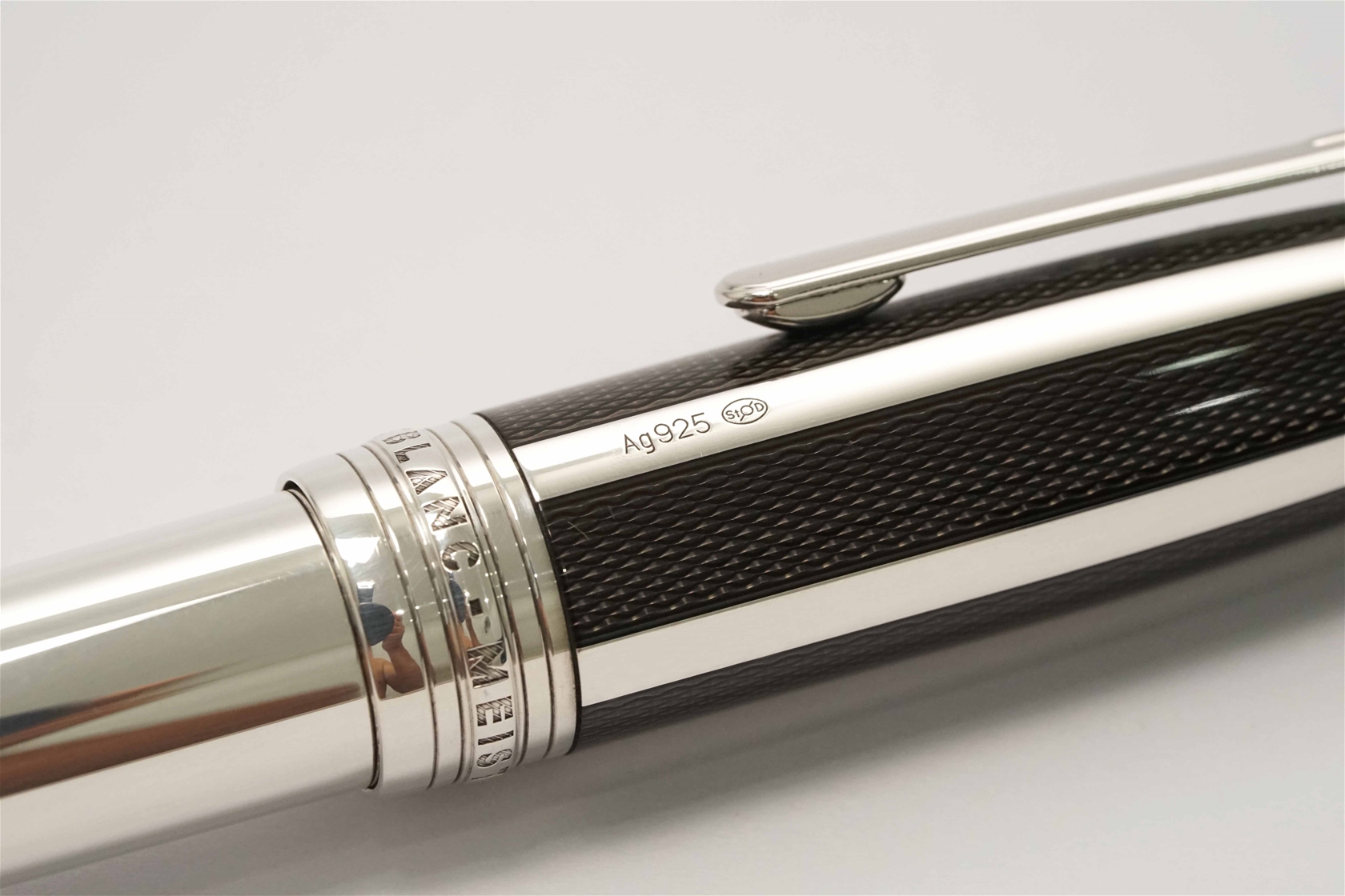 Bút máy Montblanc Meisterstuck 146 Solitaire Silver Fibre Legrand 18K F