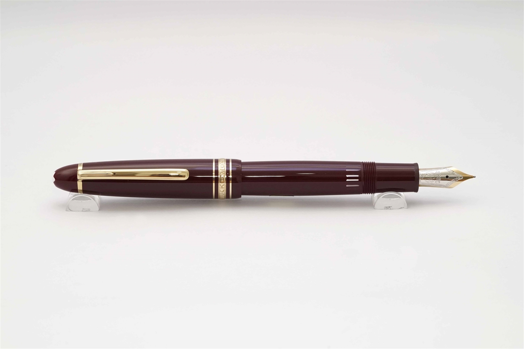 Bút máy Montblanc Meisterstuck 146R Bordeaux LeGrand 14K M