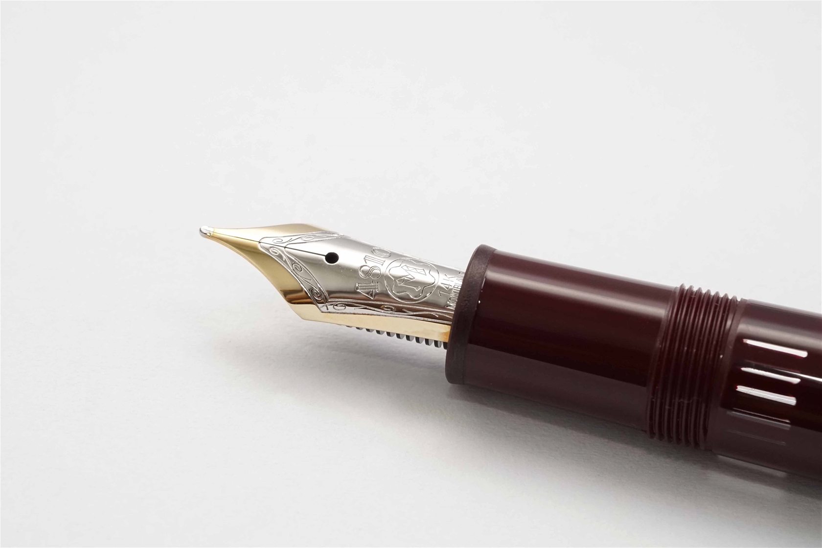 Bút máy Montblanc Meisterstuck 146R Bordeaux LeGrand 14K M