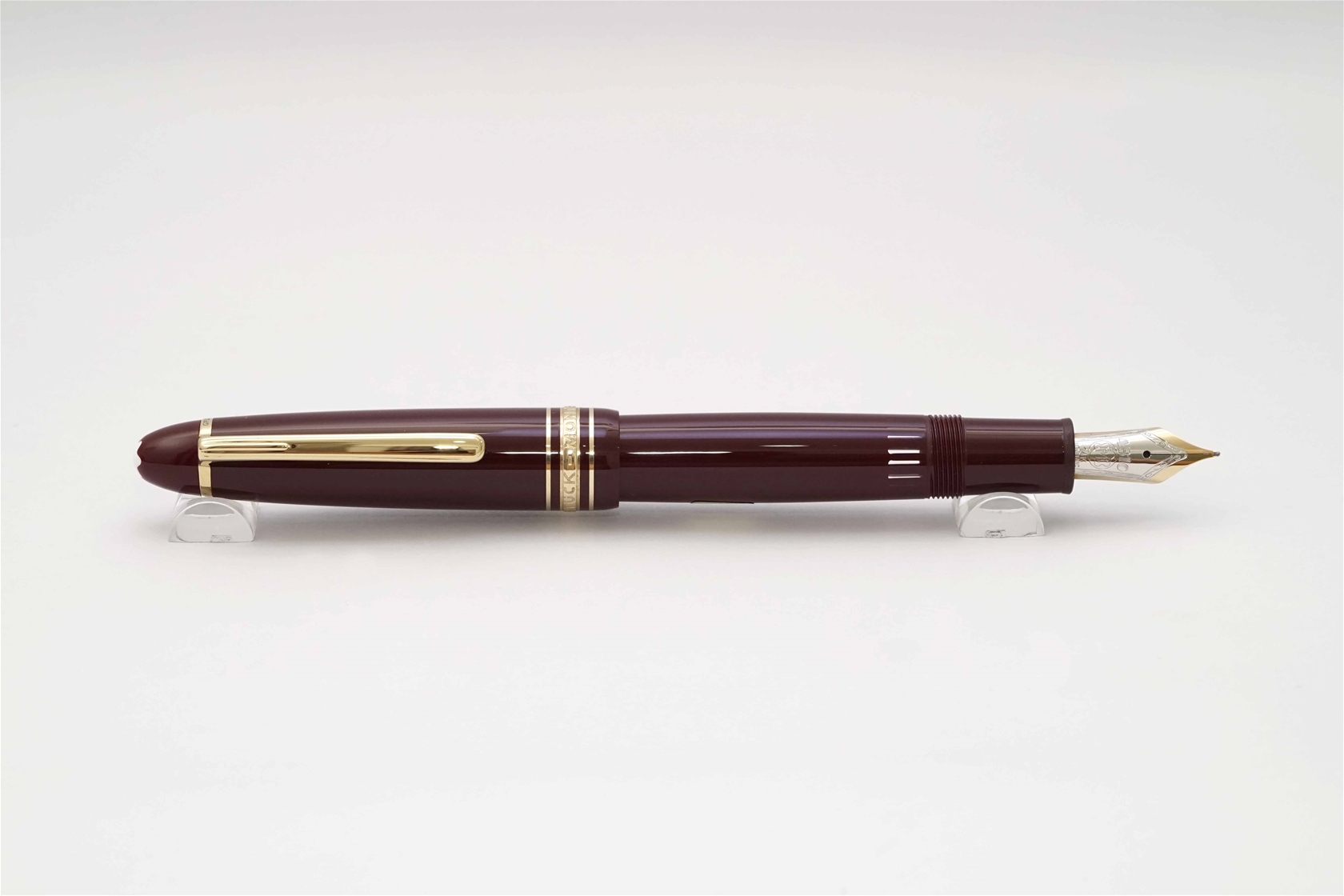 Bút máy Montblanc Meisterstuck 146R Bordeaux LeGrand 14K M