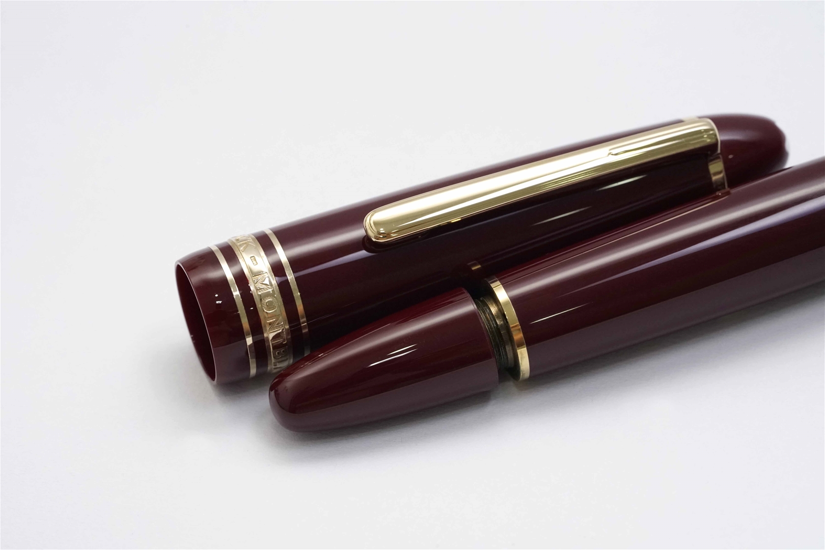 Bút máy Montblanc Meisterstuck 146R Bordeaux LeGrand 14K M