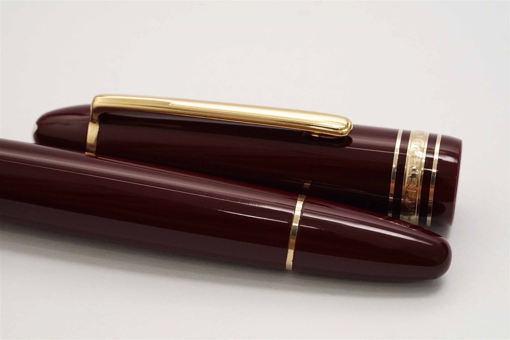 Bút máy Montblanc Meisterstuck 146R Bordeaux LeGrand 18K F