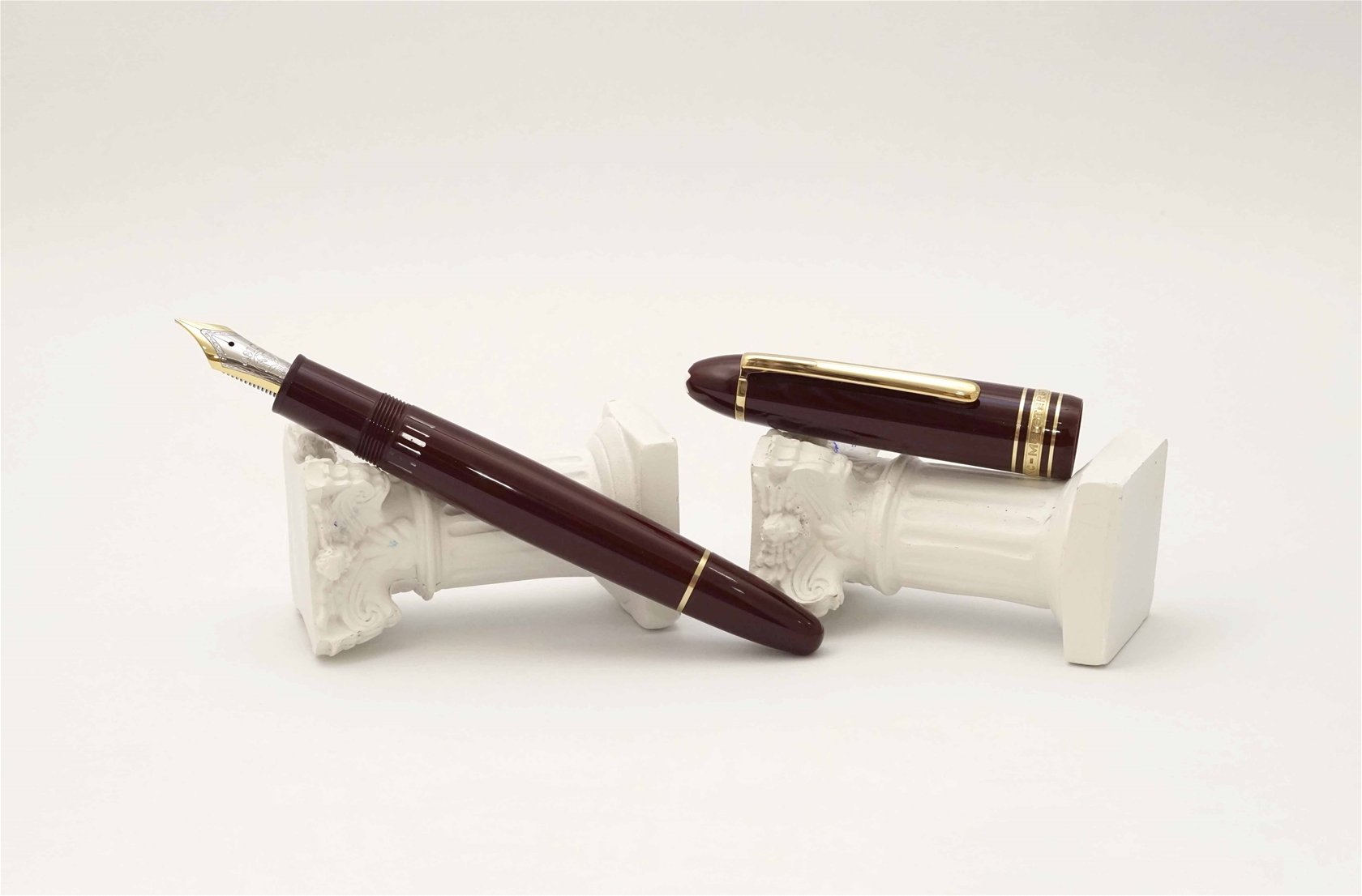 Bút máy Montblanc Meisterstuck 146R Bordeaux LeGrand 18K F