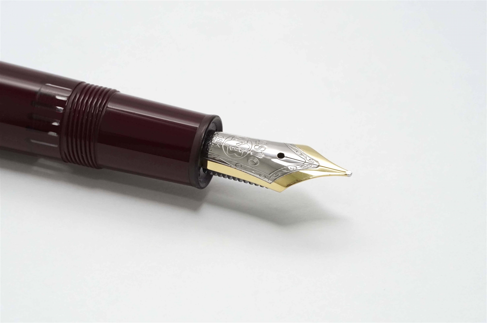 Bút máy Montblanc Meisterstuck 146R Bordeaux LeGrand 18K F