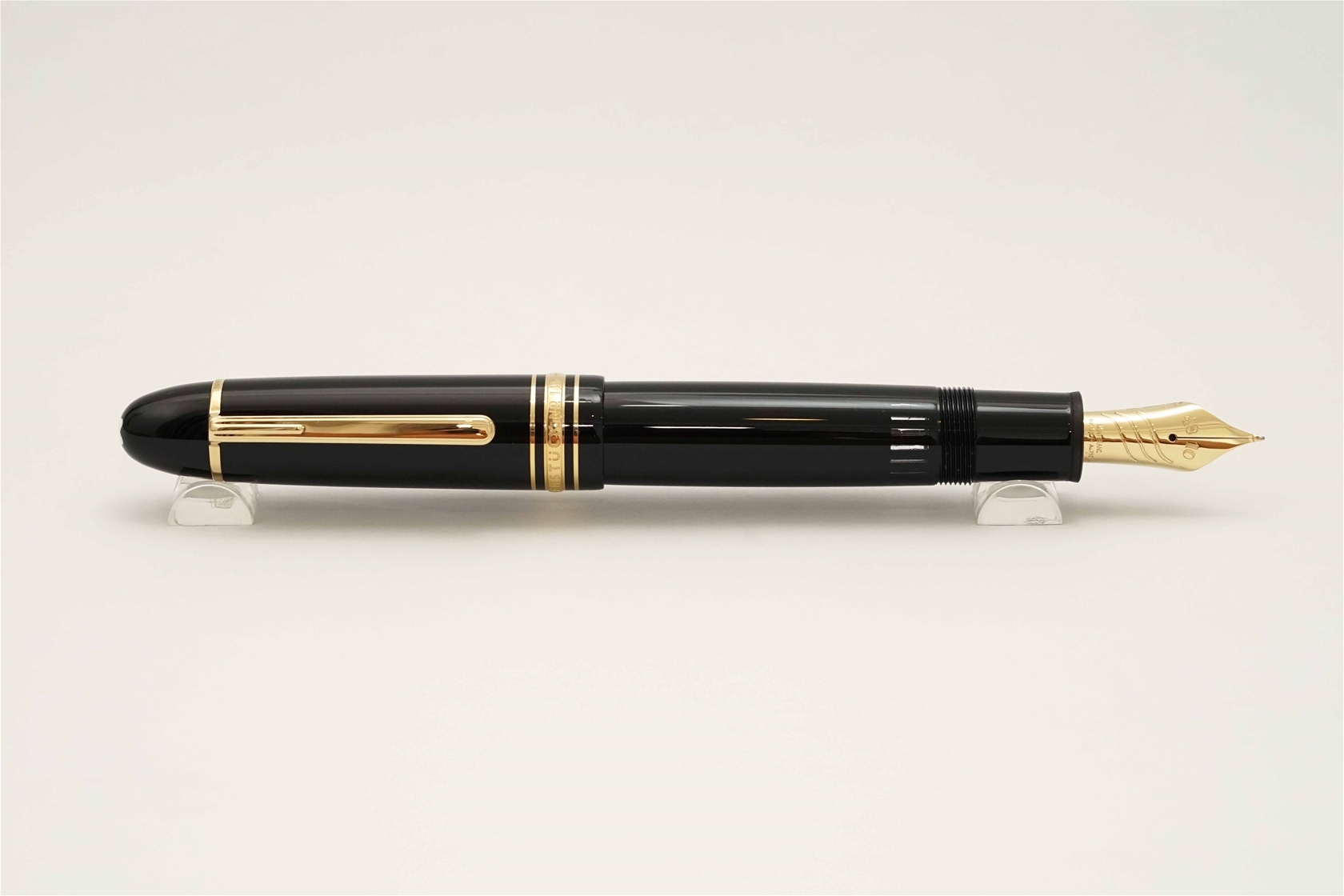 Bút máy Montblanc Meisterstuck 149 Calligraphy 18K Curved Nib