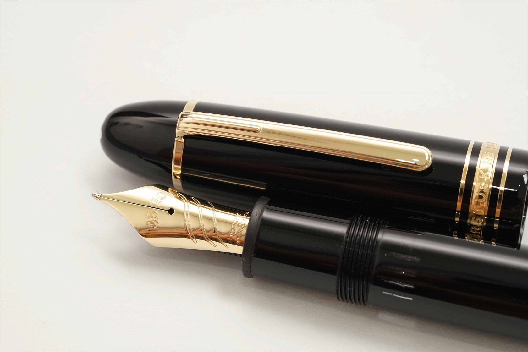 Bút máy Montblanc Meisterstuck 149 Calligraphy 18K Curved Nib