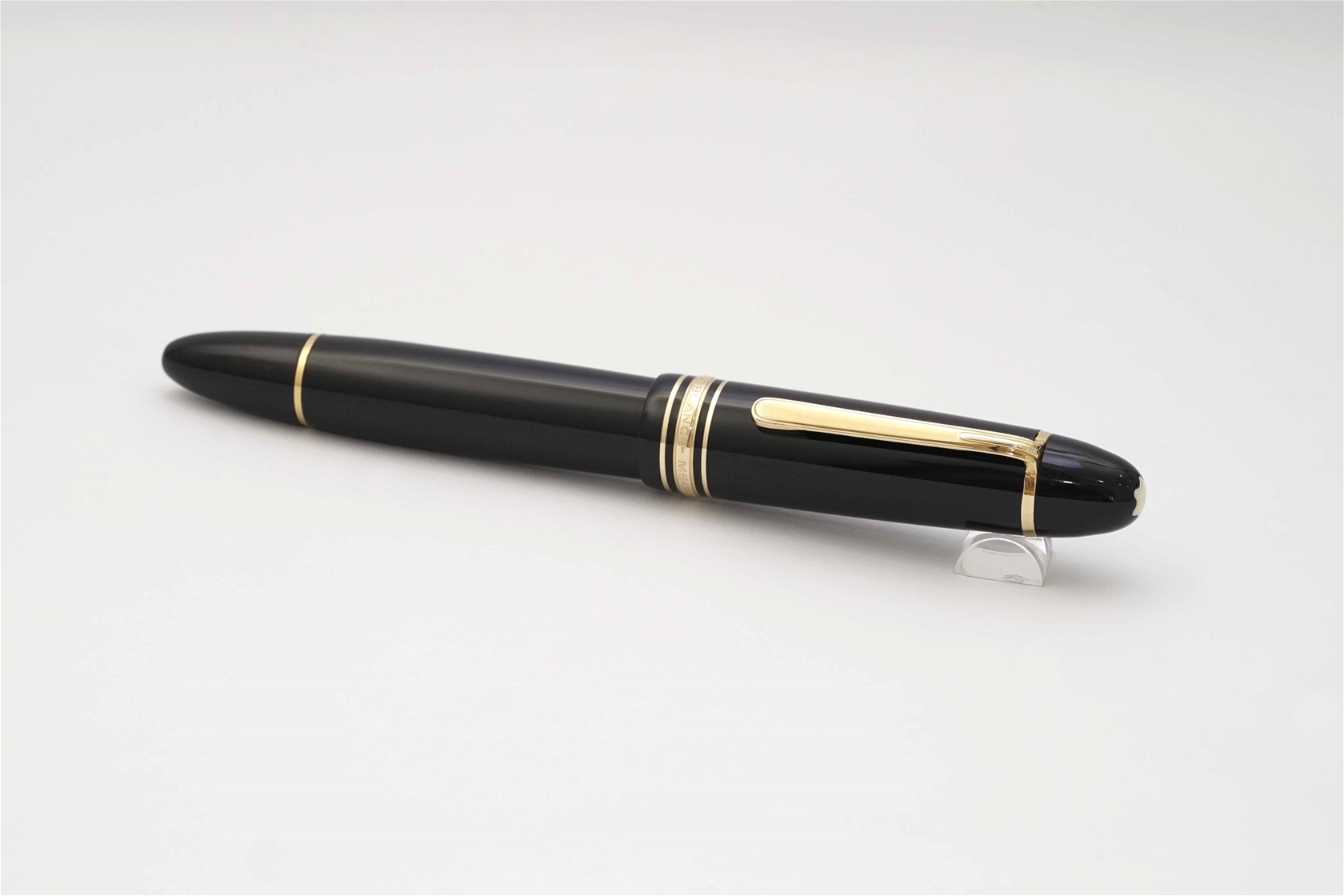 Bút máy Montblanc Meisterstuck 149 Classic Black Resin 14K M