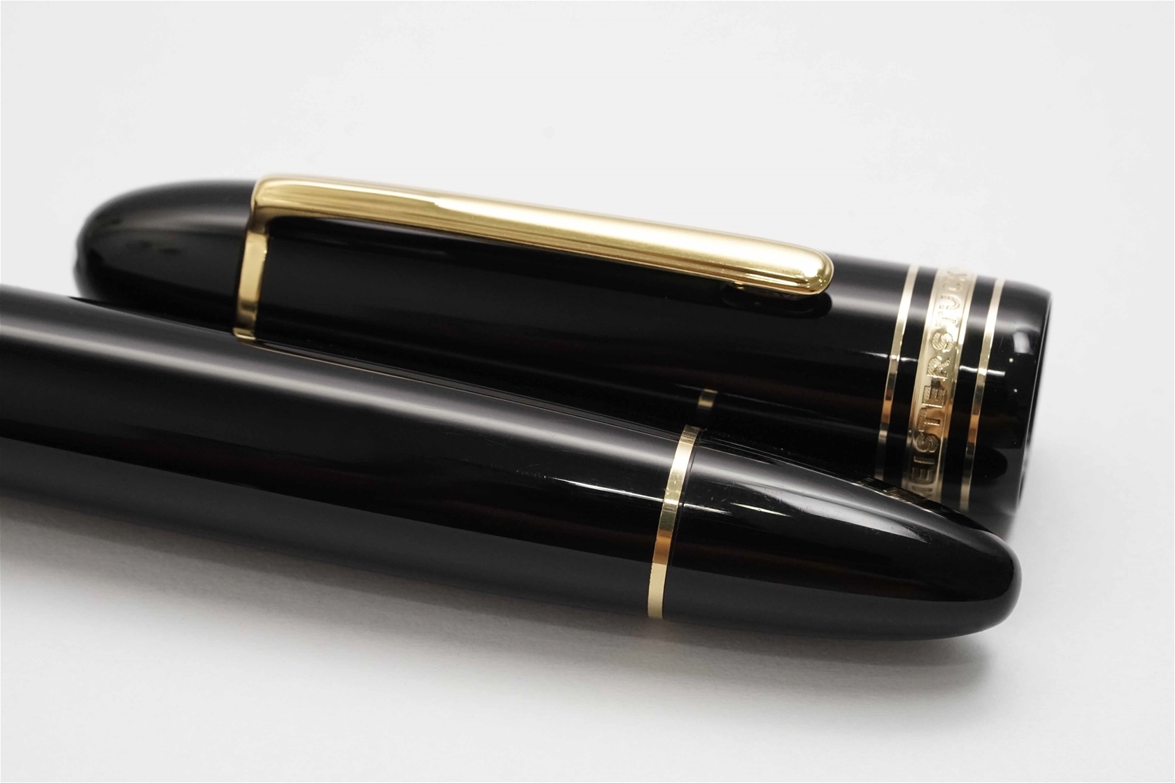 Bút máy Montblanc Meisterstuck 149 Classic Black Resin 18K EF