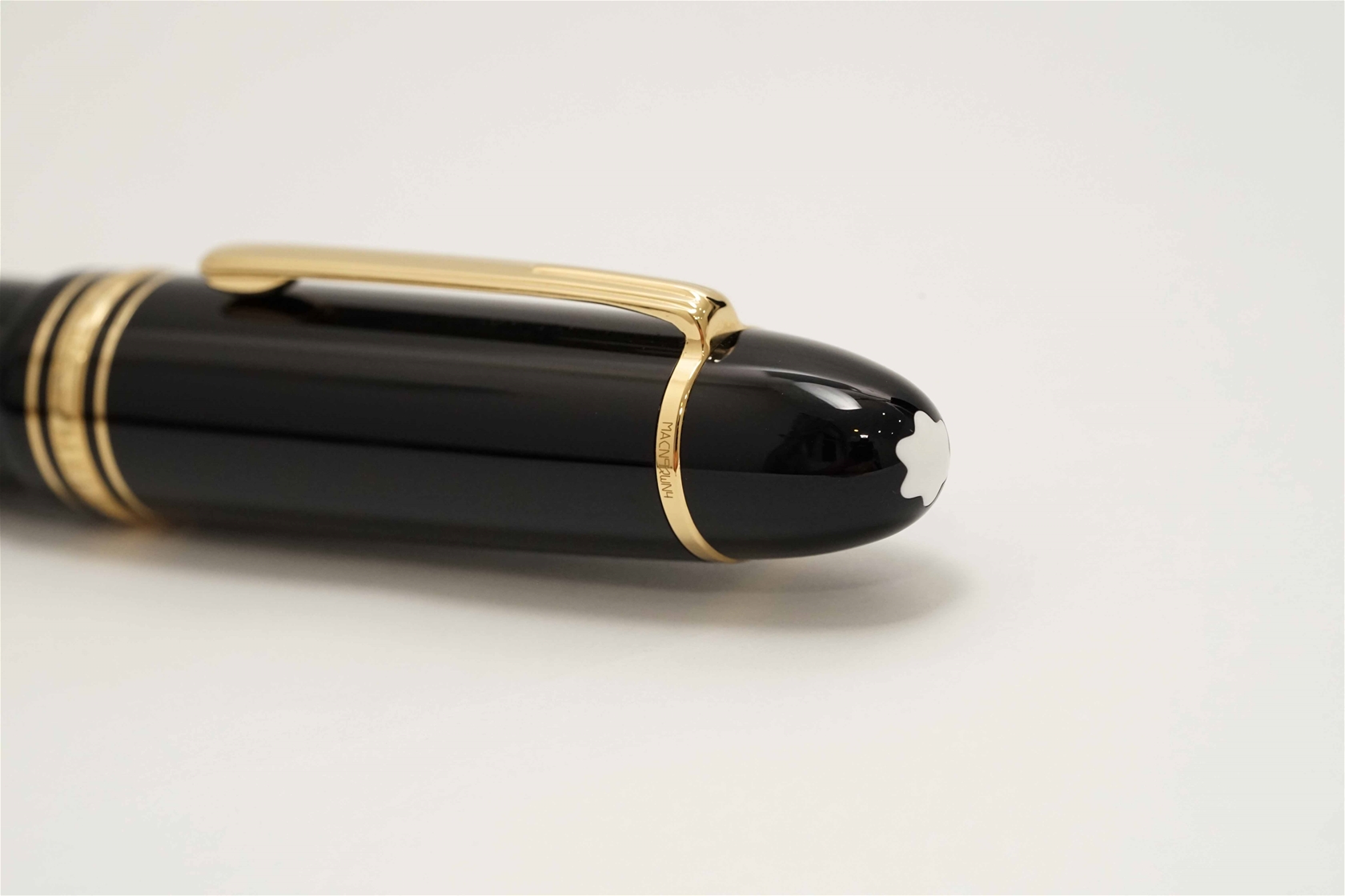 Bút máy Montblanc Meisterstuck 149 Classic Black Resin 18K F