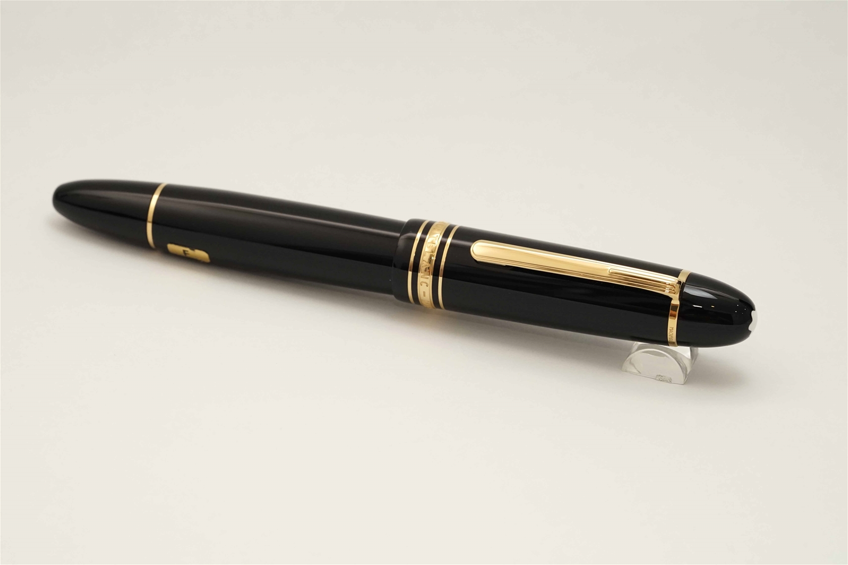 Bút máy Montblanc Meisterstuck 149 Classic Black Resin 18K F