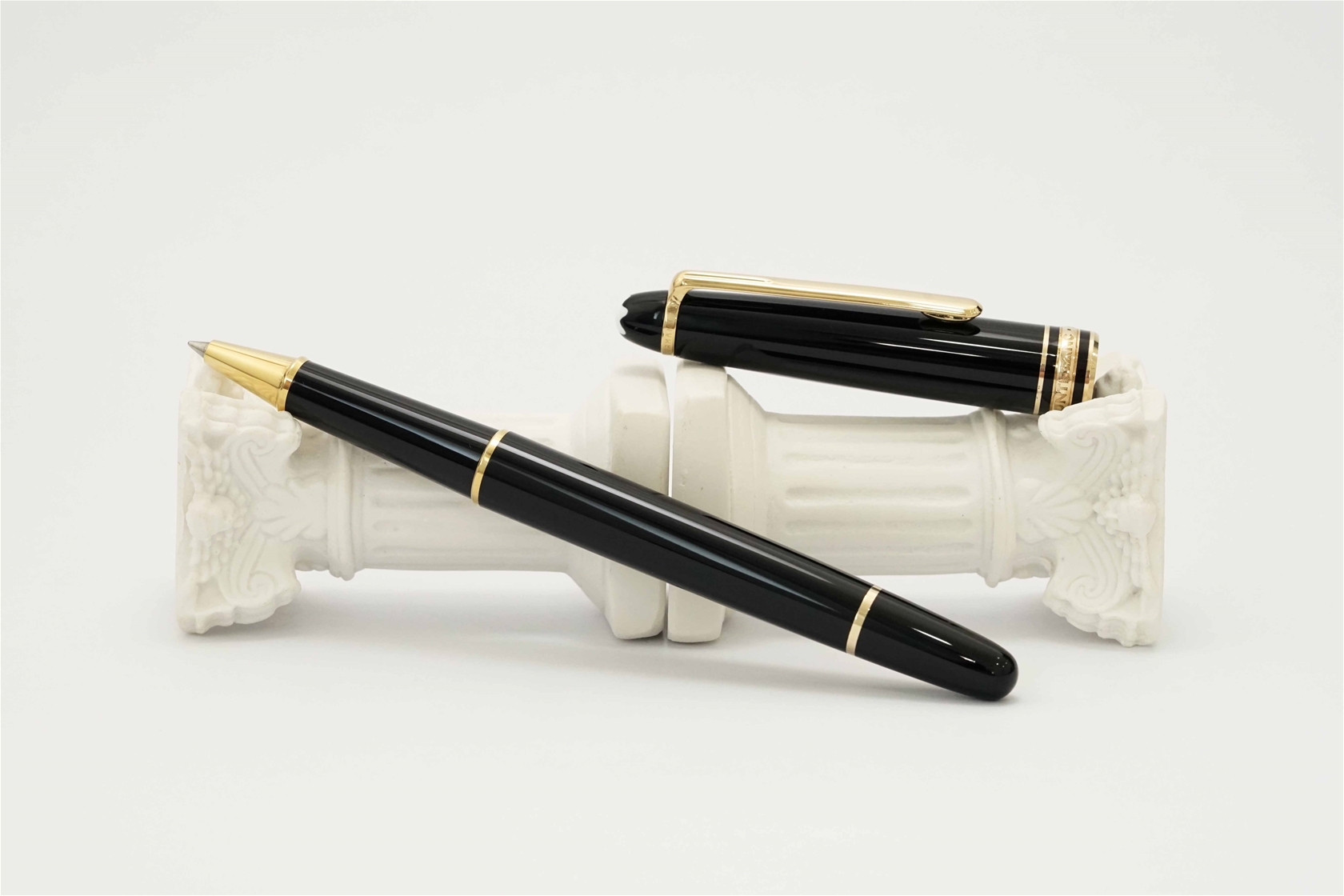 Bút bi nước Montblanc Meisterstuck 163 Classic & Gold Rollerball