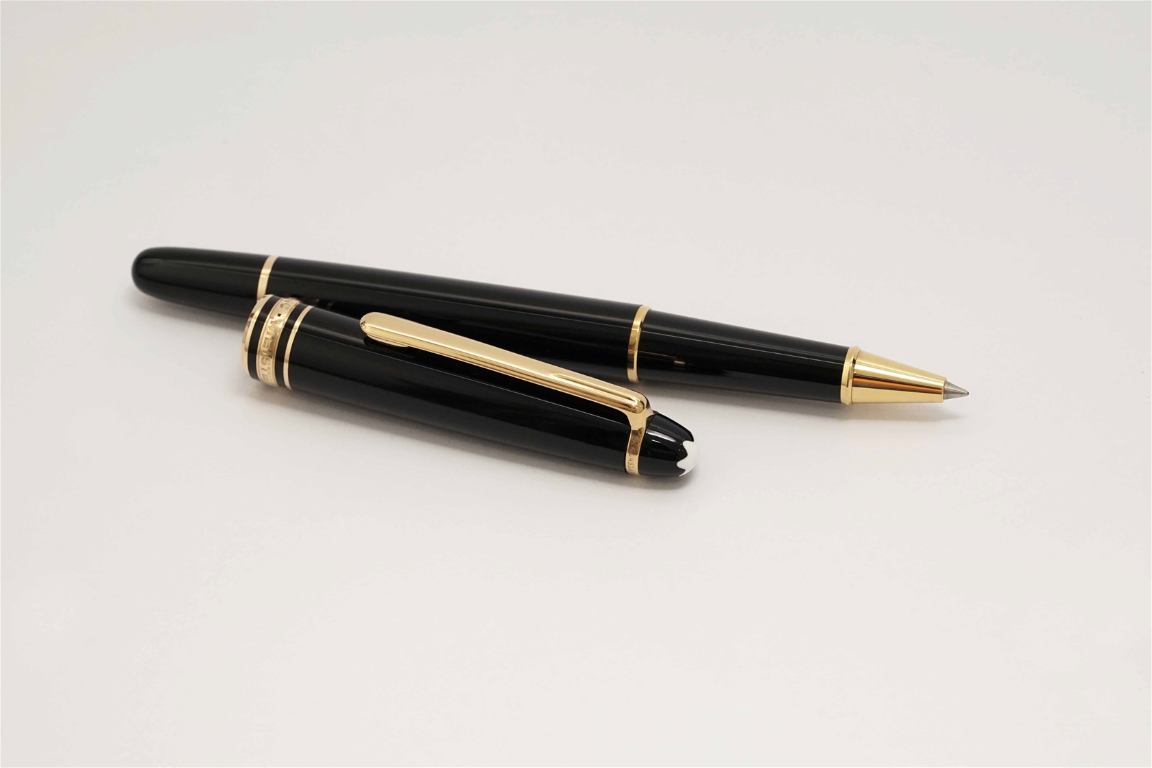 Bút bi nước Montblanc Meisterstuck 163 Classic & Gold Rollerball