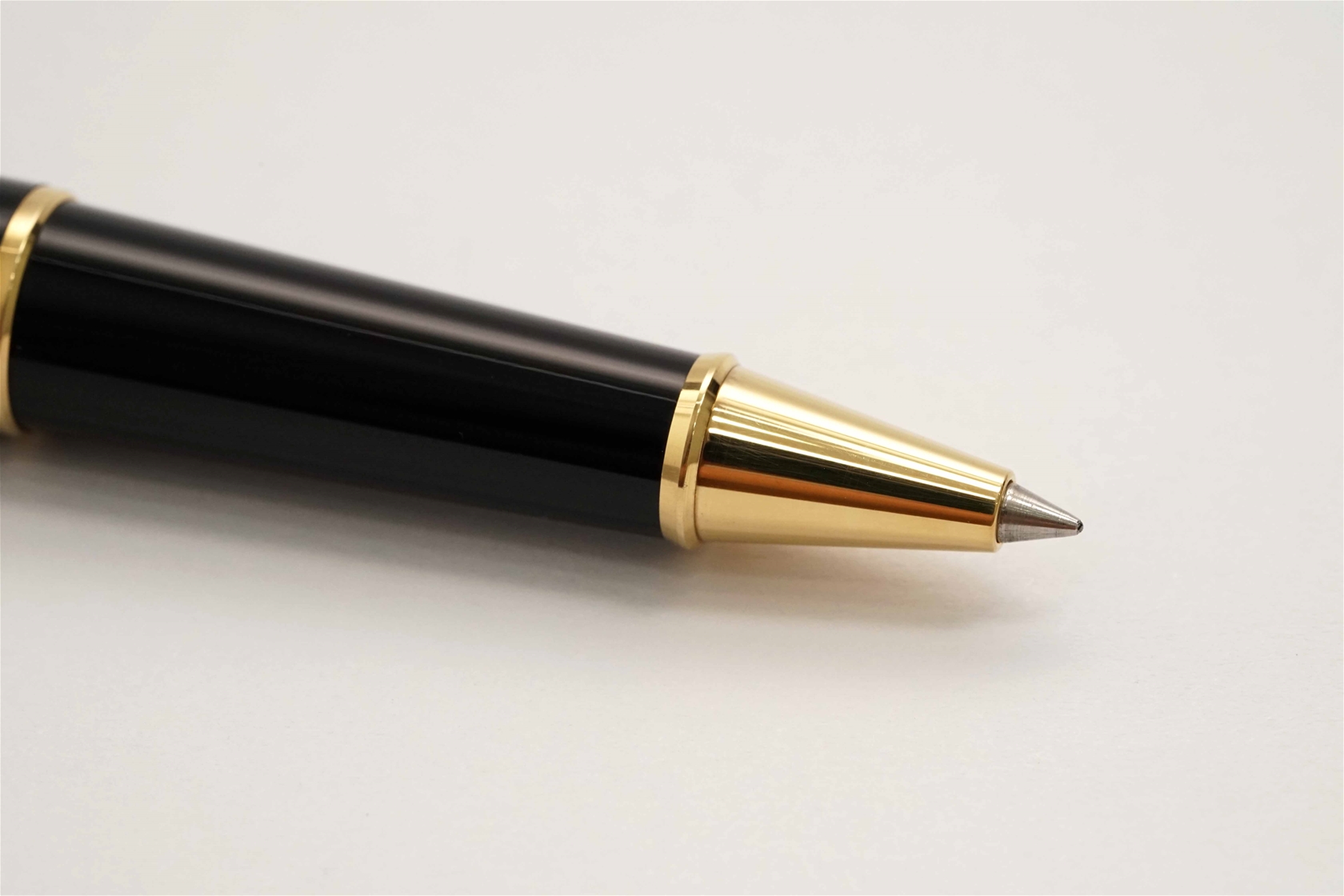 Bút bi nước Montblanc Meisterstuck 163 Classic & Gold Rollerball
