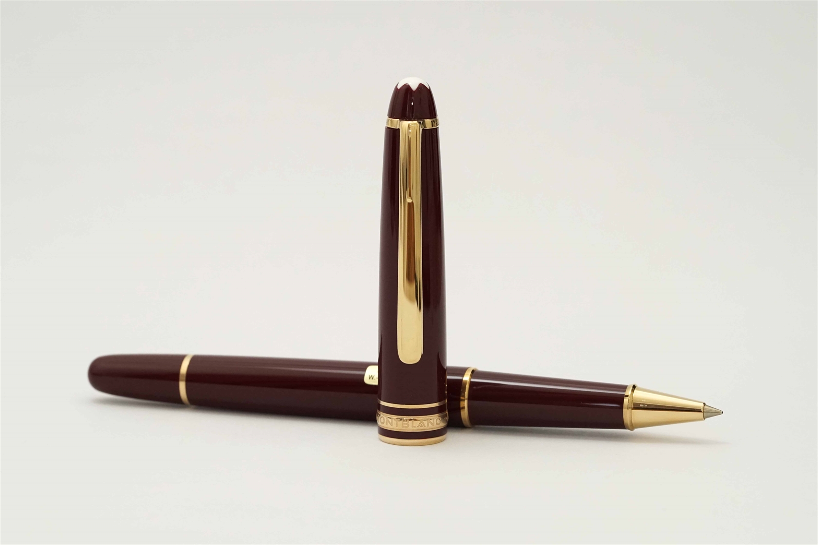 Bút bi nước Montblanc Meisterstuck 163 Classique Burgundy Rollerball Pen