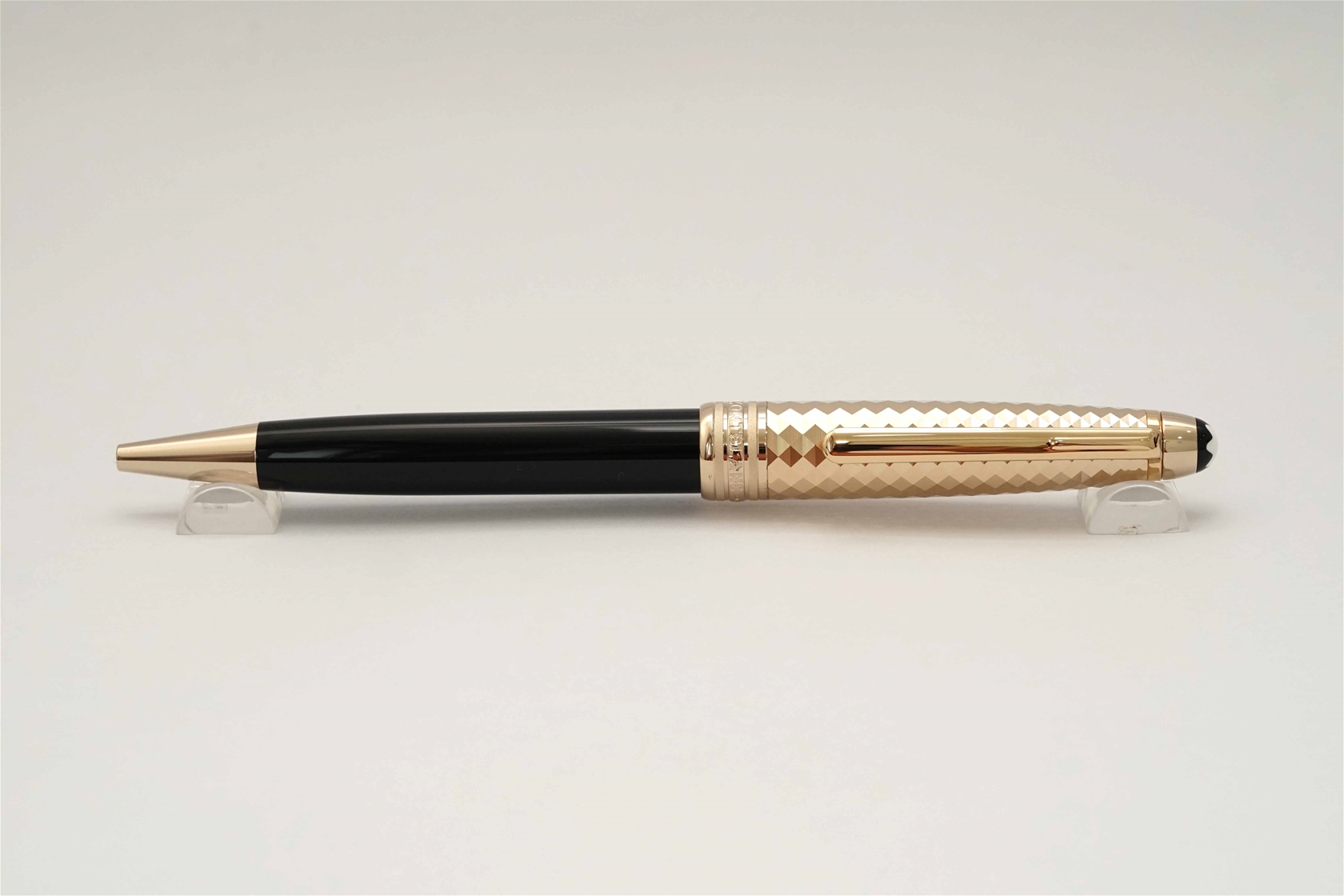 Bút bi Montblanc Meisterstuck 164 Classique Doue Geometry Champagne Gold Coated Ballpoint Pen